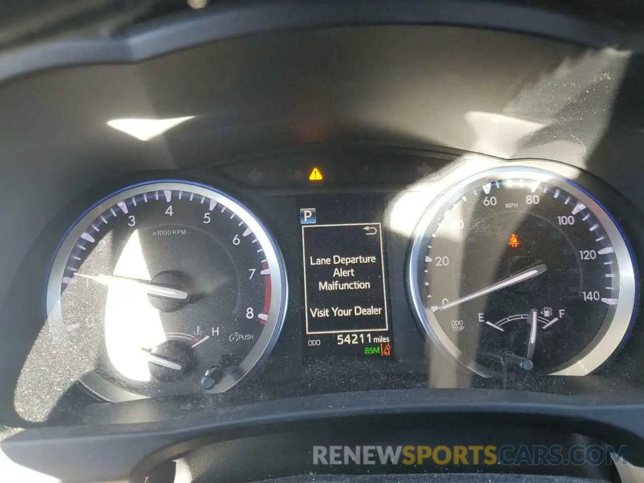 9 Photograph of a damaged car 5TDJZRFH9KS937456 TOYOTA HIGHLANDER 2019