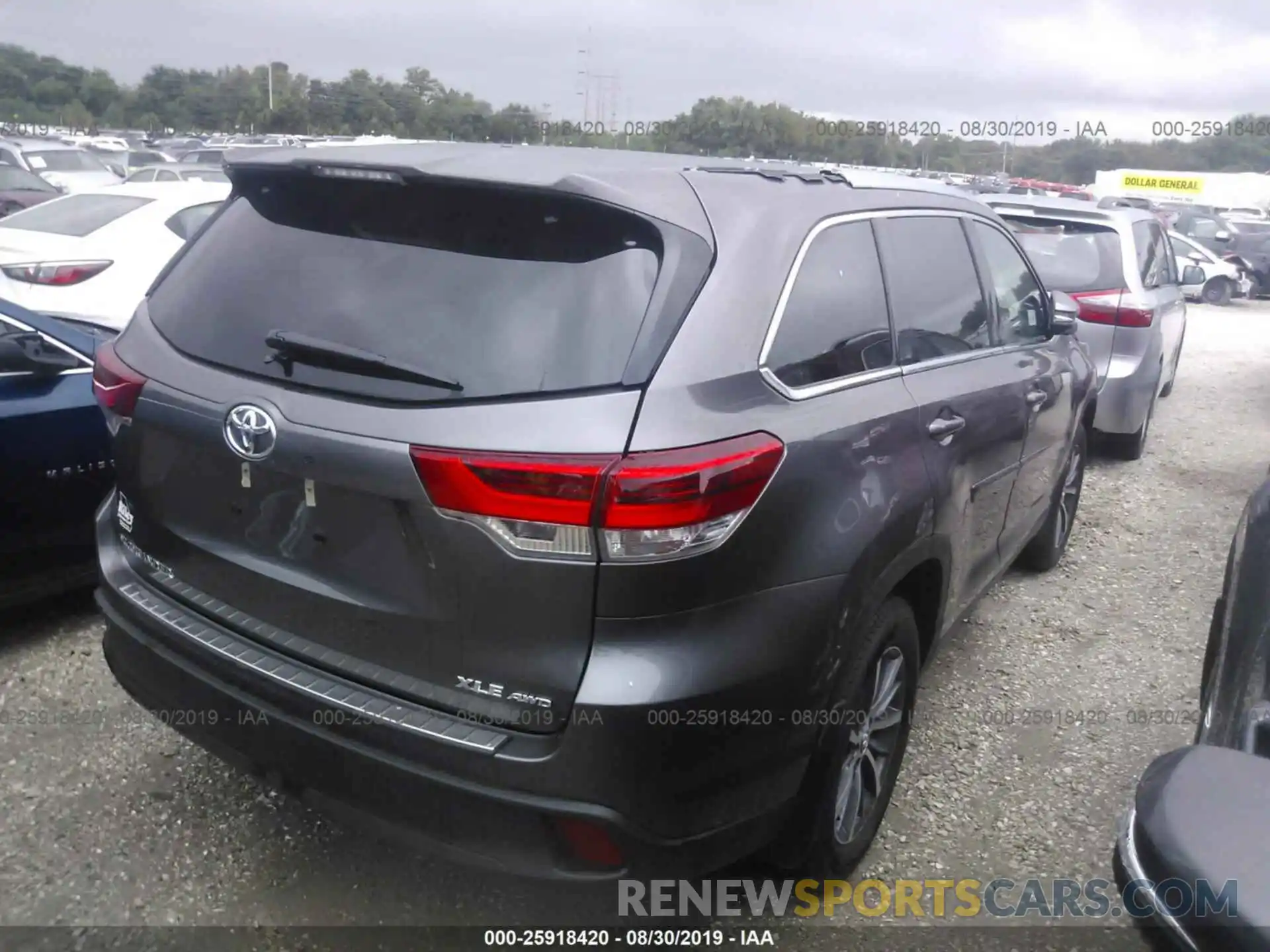 4 Photograph of a damaged car 5TDJZRFH9KS959957 TOYOTA HIGHLANDER 2019