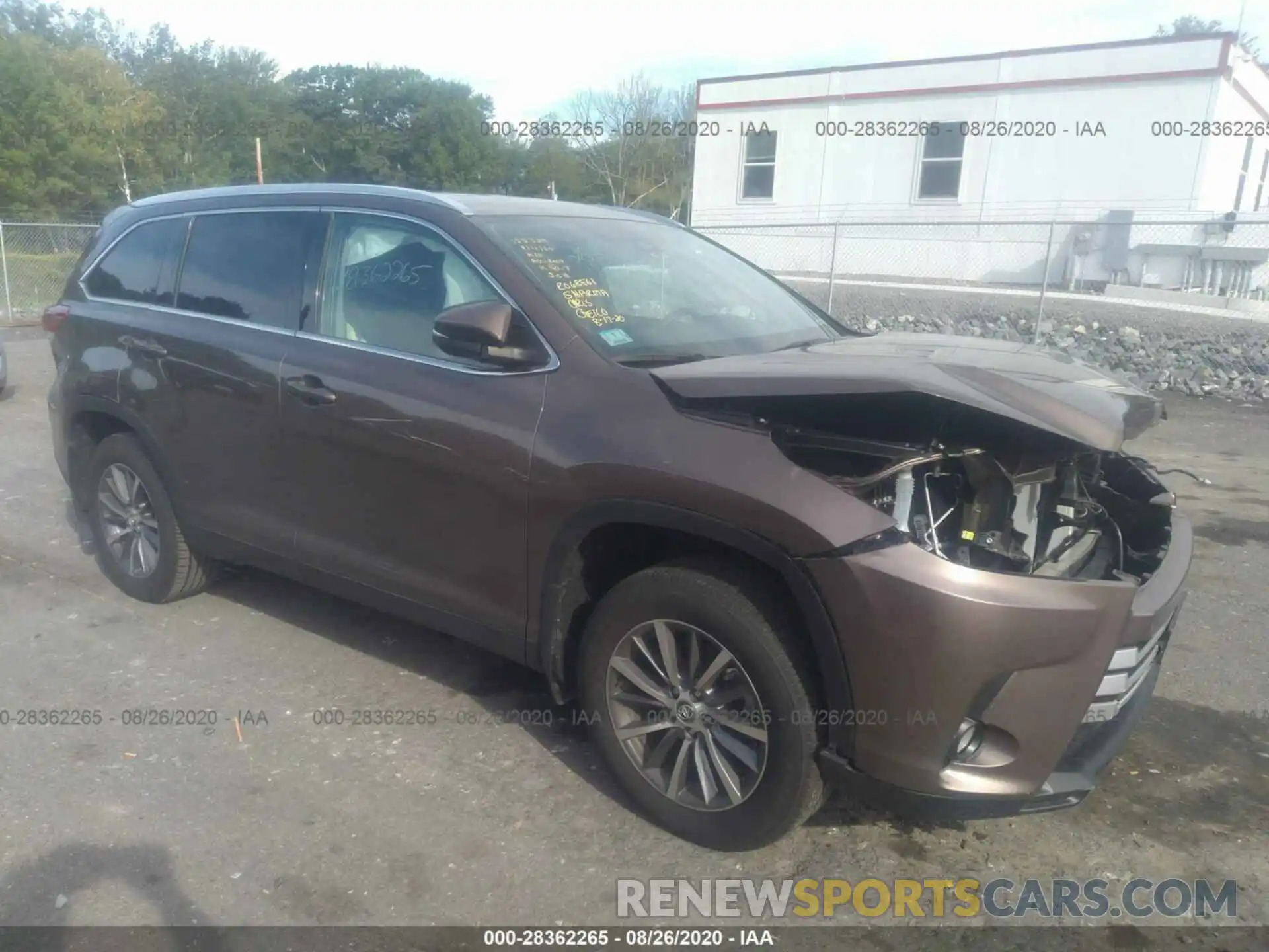 1 Photograph of a damaged car 5TDJZRFH9KS983756 TOYOTA HIGHLANDER 2019