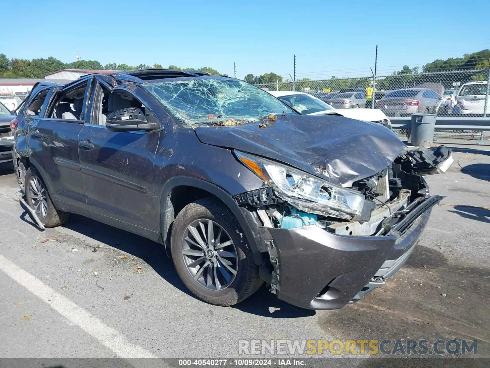1 Photograph of a damaged car 5TDJZRFHXKS566873 TOYOTA HIGHLANDER 2019