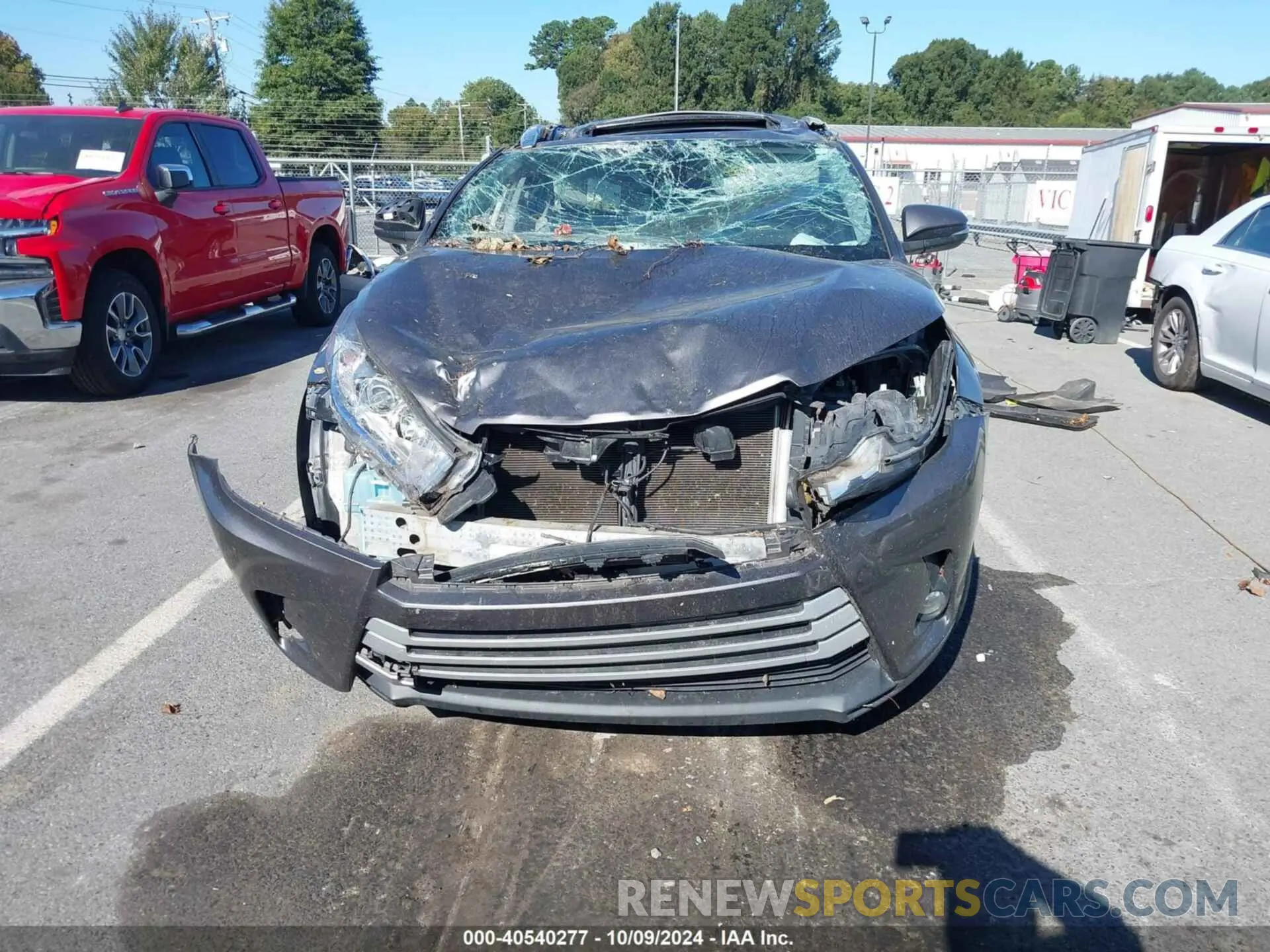 12 Photograph of a damaged car 5TDJZRFHXKS566873 TOYOTA HIGHLANDER 2019