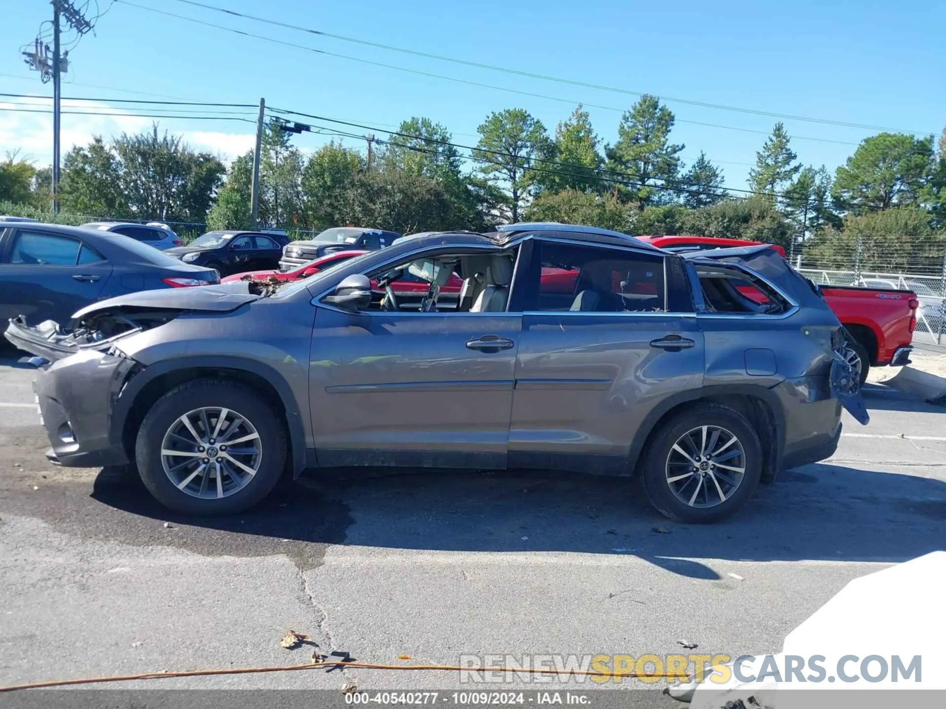 14 Photograph of a damaged car 5TDJZRFHXKS566873 TOYOTA HIGHLANDER 2019