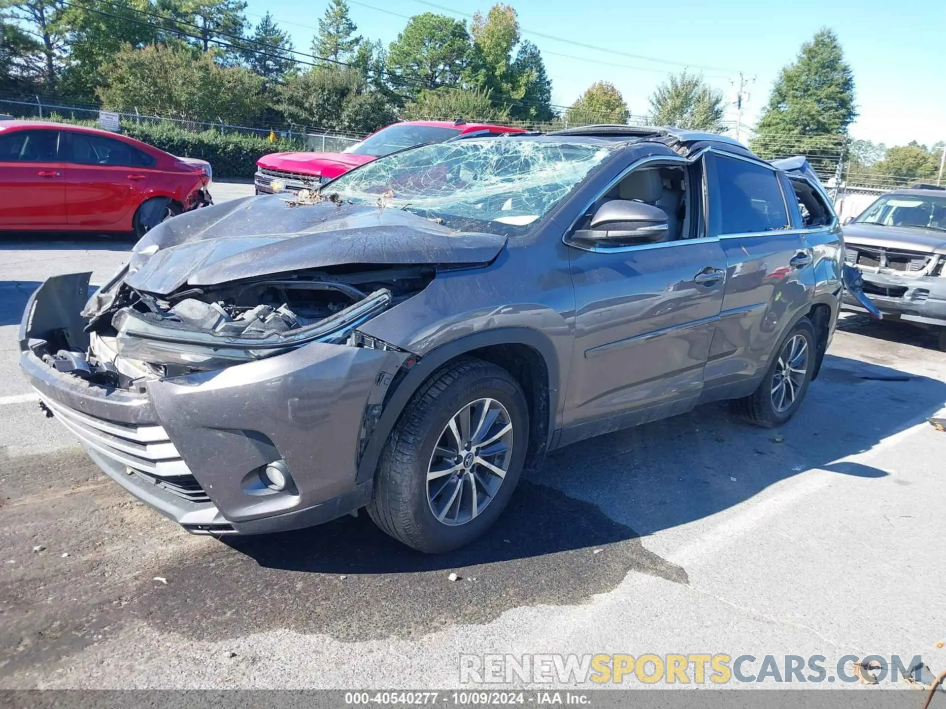 2 Photograph of a damaged car 5TDJZRFHXKS566873 TOYOTA HIGHLANDER 2019