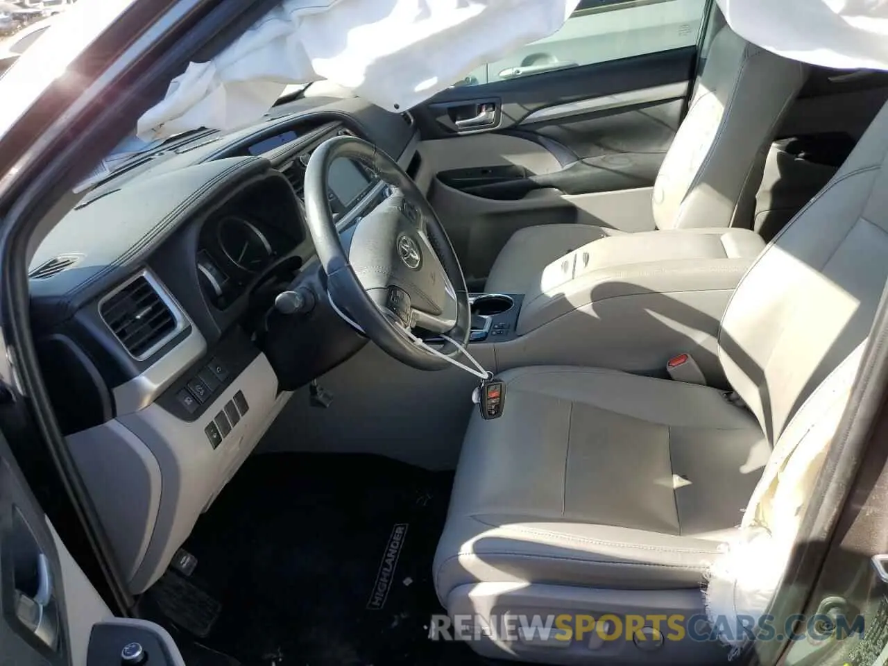 7 Photograph of a damaged car 5TDJZRFHXKS568333 TOYOTA HIGHLANDER 2019