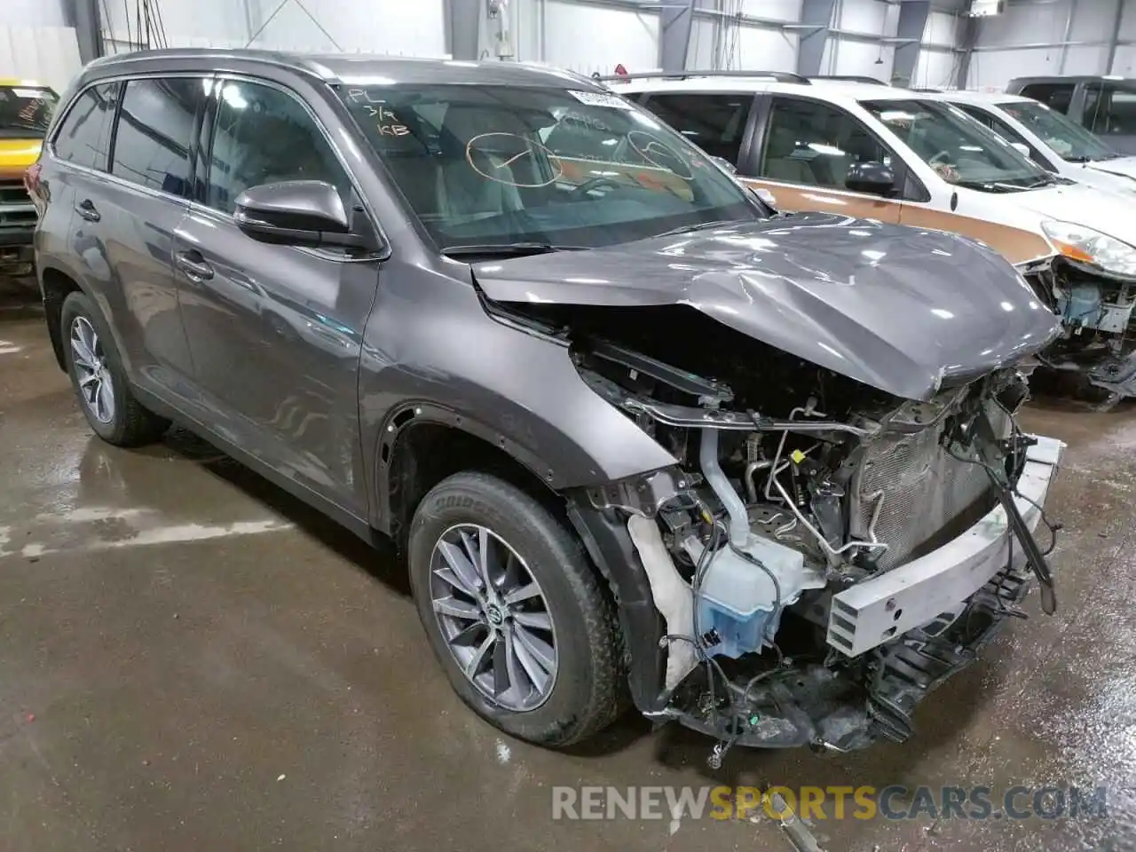 1 Photograph of a damaged car 5TDJZRFHXKS569241 TOYOTA HIGHLANDER 2019