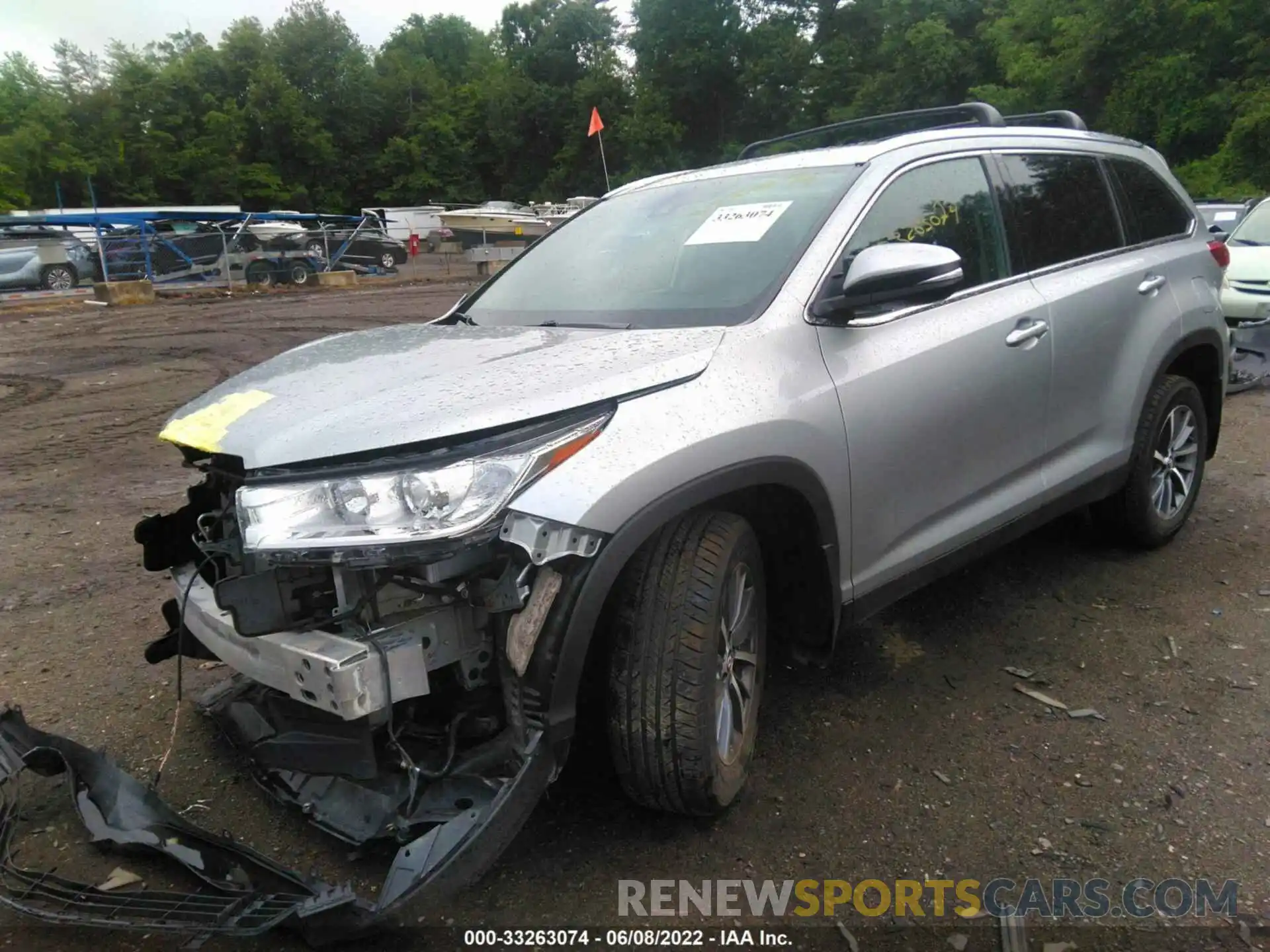 2 Photograph of a damaged car 5TDJZRFHXKS570938 TOYOTA HIGHLANDER 2019