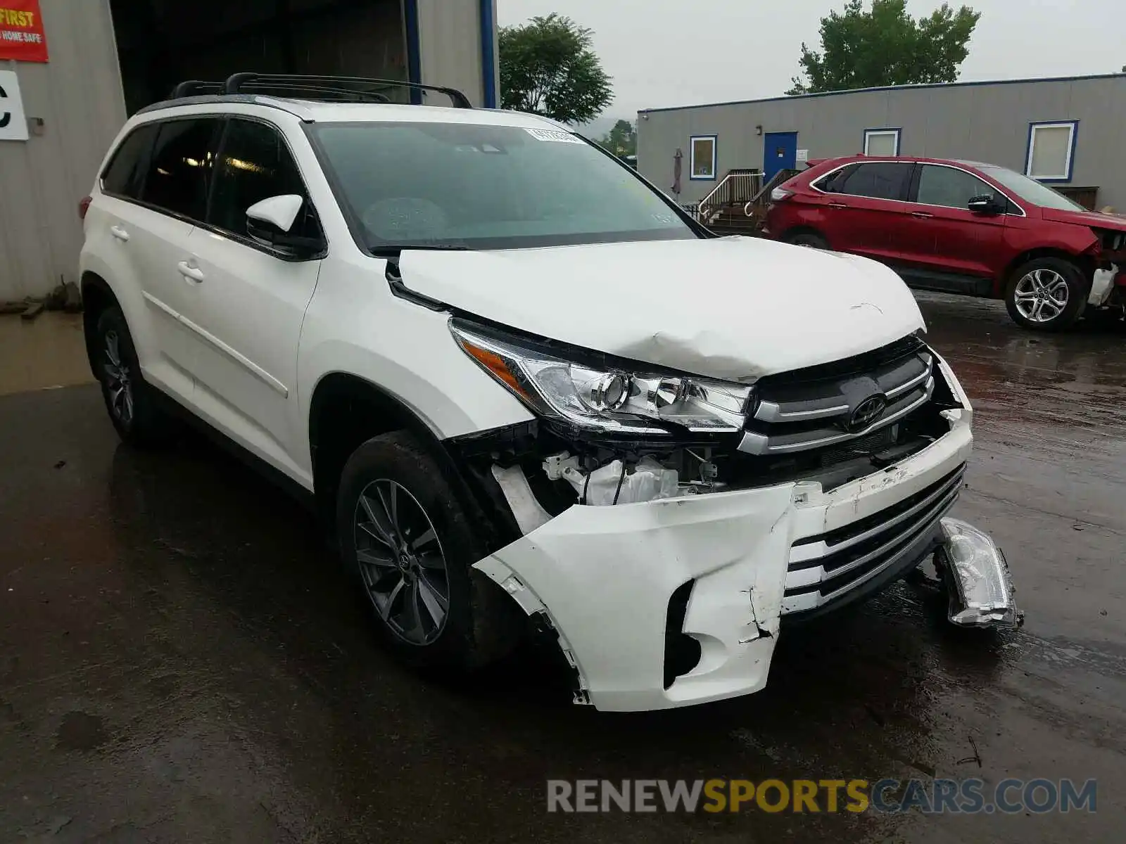 1 Photograph of a damaged car 5TDJZRFHXKS572771 TOYOTA HIGHLANDER 2019