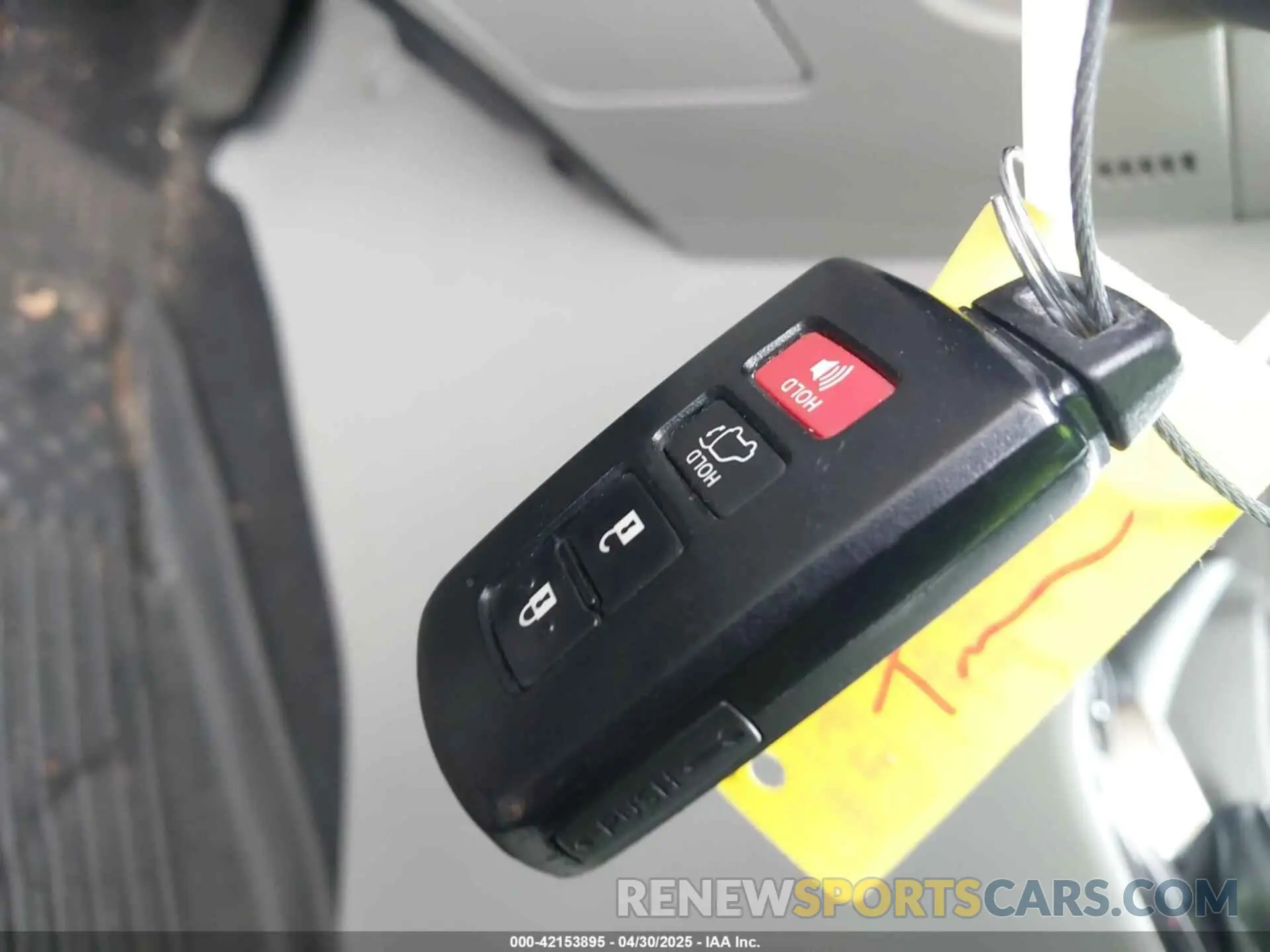11 Photograph of a damaged car 5TDJZRFHXKS573838 TOYOTA HIGHLANDER 2019