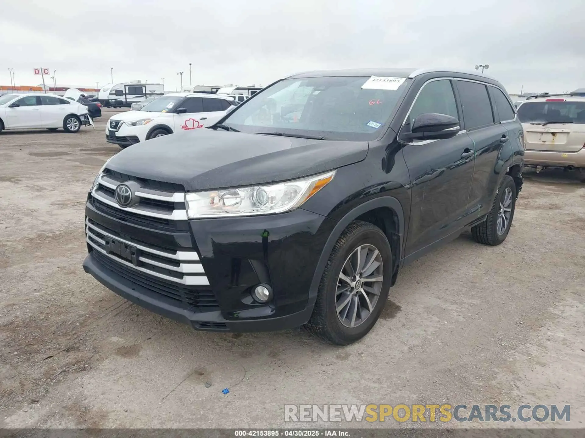 2 Photograph of a damaged car 5TDJZRFHXKS573838 TOYOTA HIGHLANDER 2019