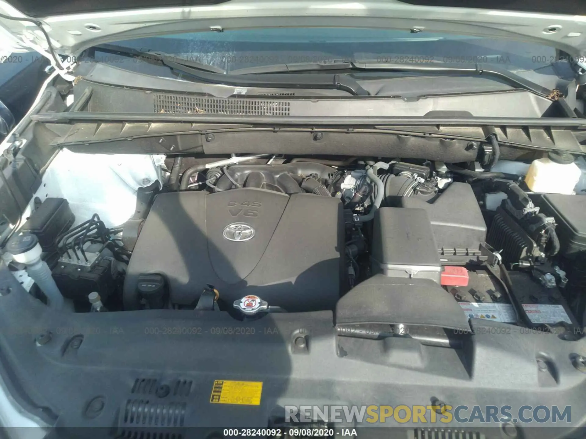 10 Photograph of a damaged car 5TDJZRFHXKS574939 TOYOTA HIGHLANDER 2019