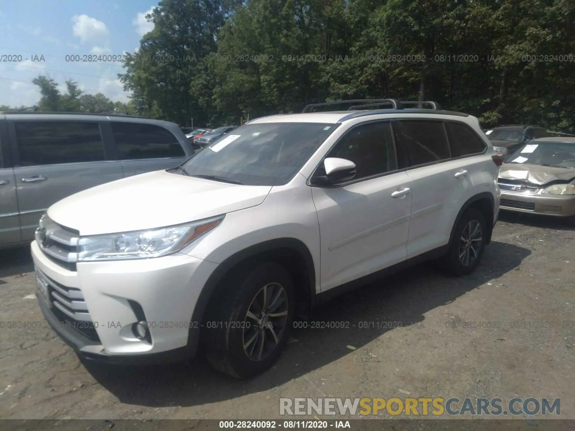 2 Photograph of a damaged car 5TDJZRFHXKS574939 TOYOTA HIGHLANDER 2019