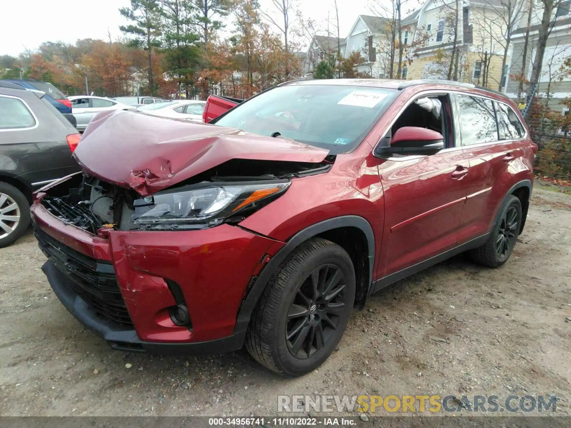 2 Photograph of a damaged car 5TDJZRFHXKS579011 TOYOTA HIGHLANDER 2019