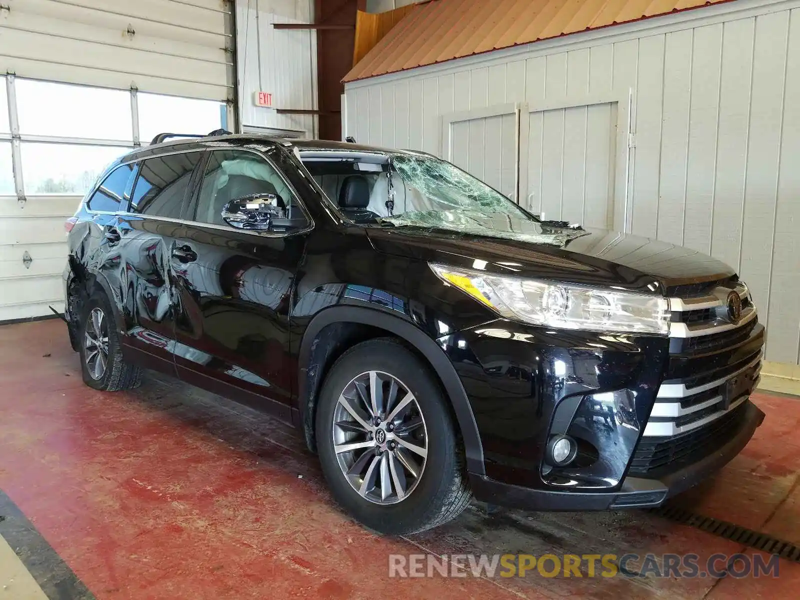 1 Photograph of a damaged car 5TDJZRFHXKS579316 TOYOTA HIGHLANDER 2019