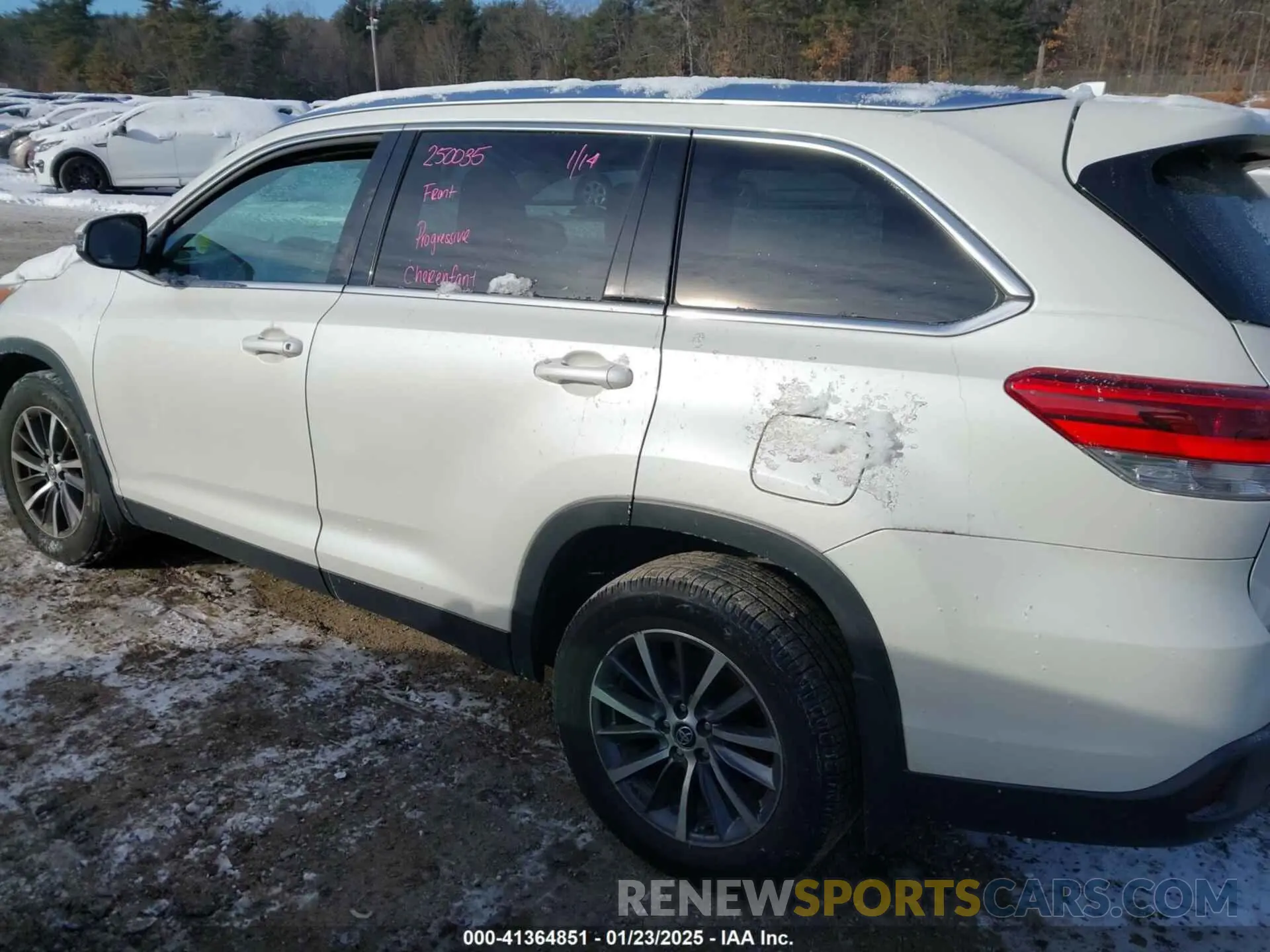 14 Photograph of a damaged car 5TDJZRFHXKS580790 TOYOTA HIGHLANDER 2019