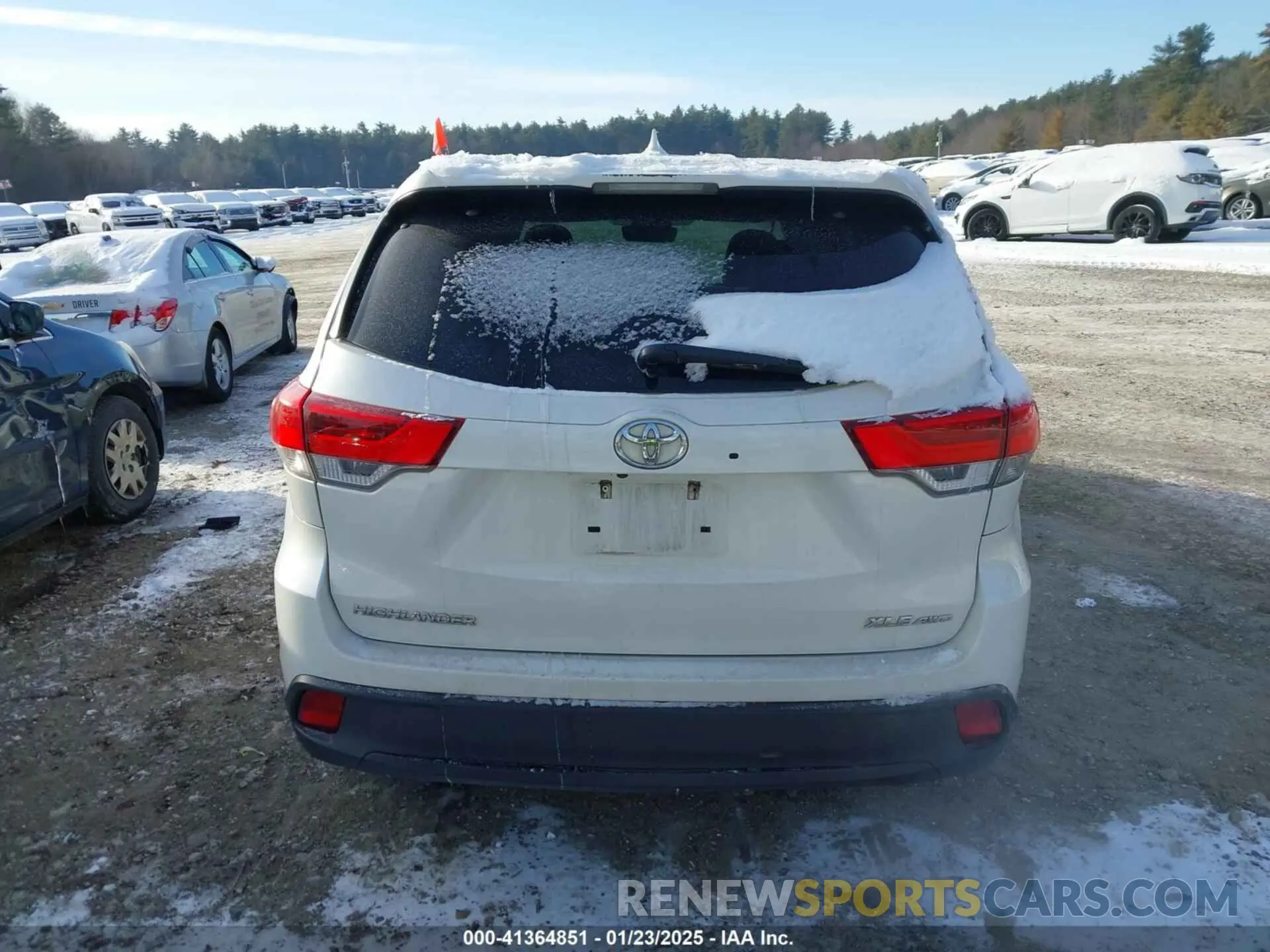 16 Photograph of a damaged car 5TDJZRFHXKS580790 TOYOTA HIGHLANDER 2019