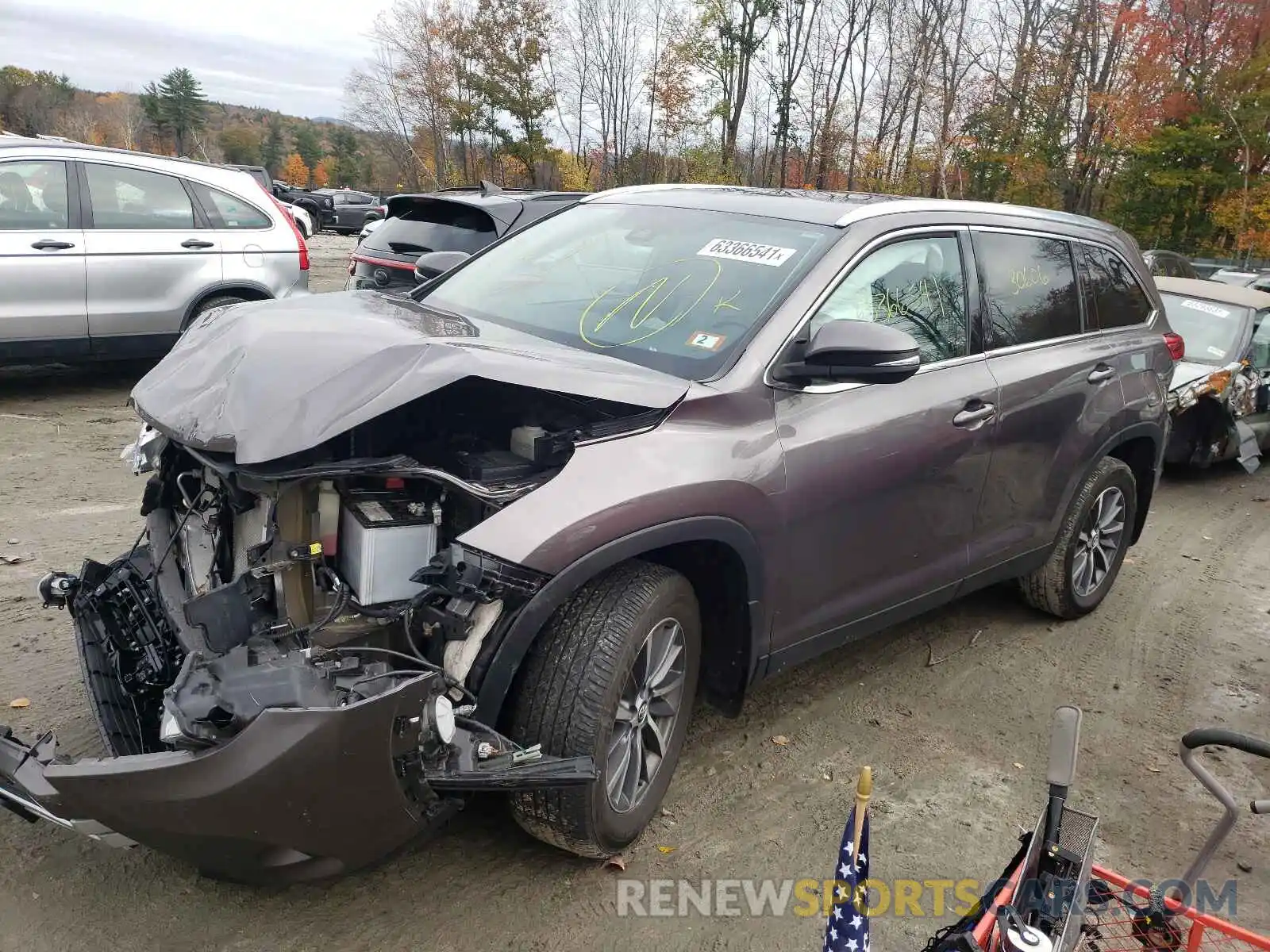 2 Photograph of a damaged car 5TDJZRFHXKS583527 TOYOTA HIGHLANDER 2019