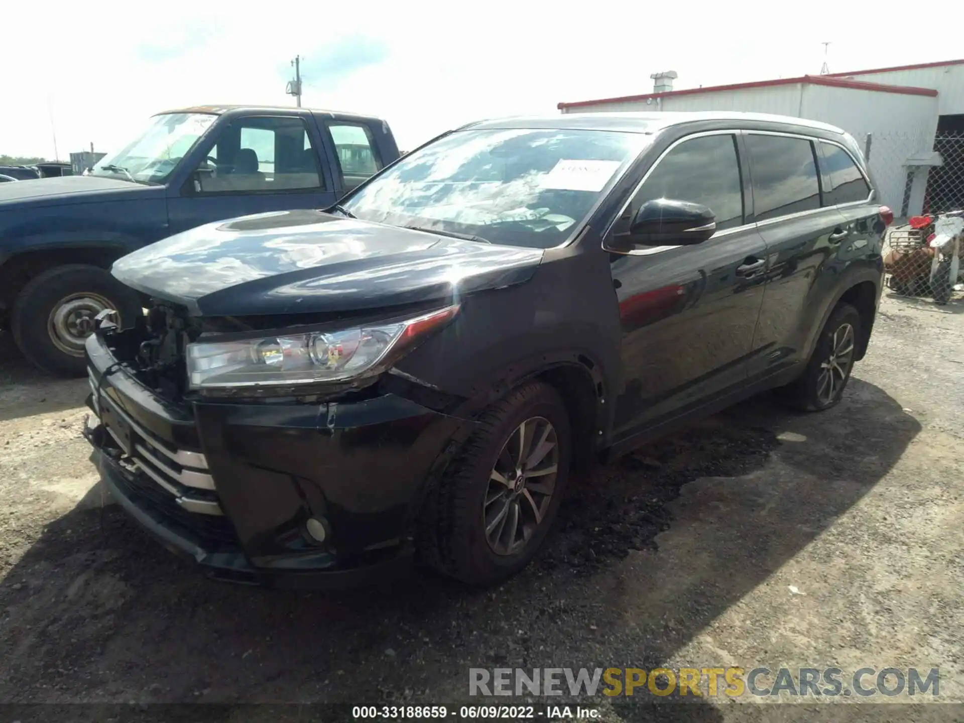 2 Photograph of a damaged car 5TDJZRFHXKS584838 TOYOTA HIGHLANDER 2019