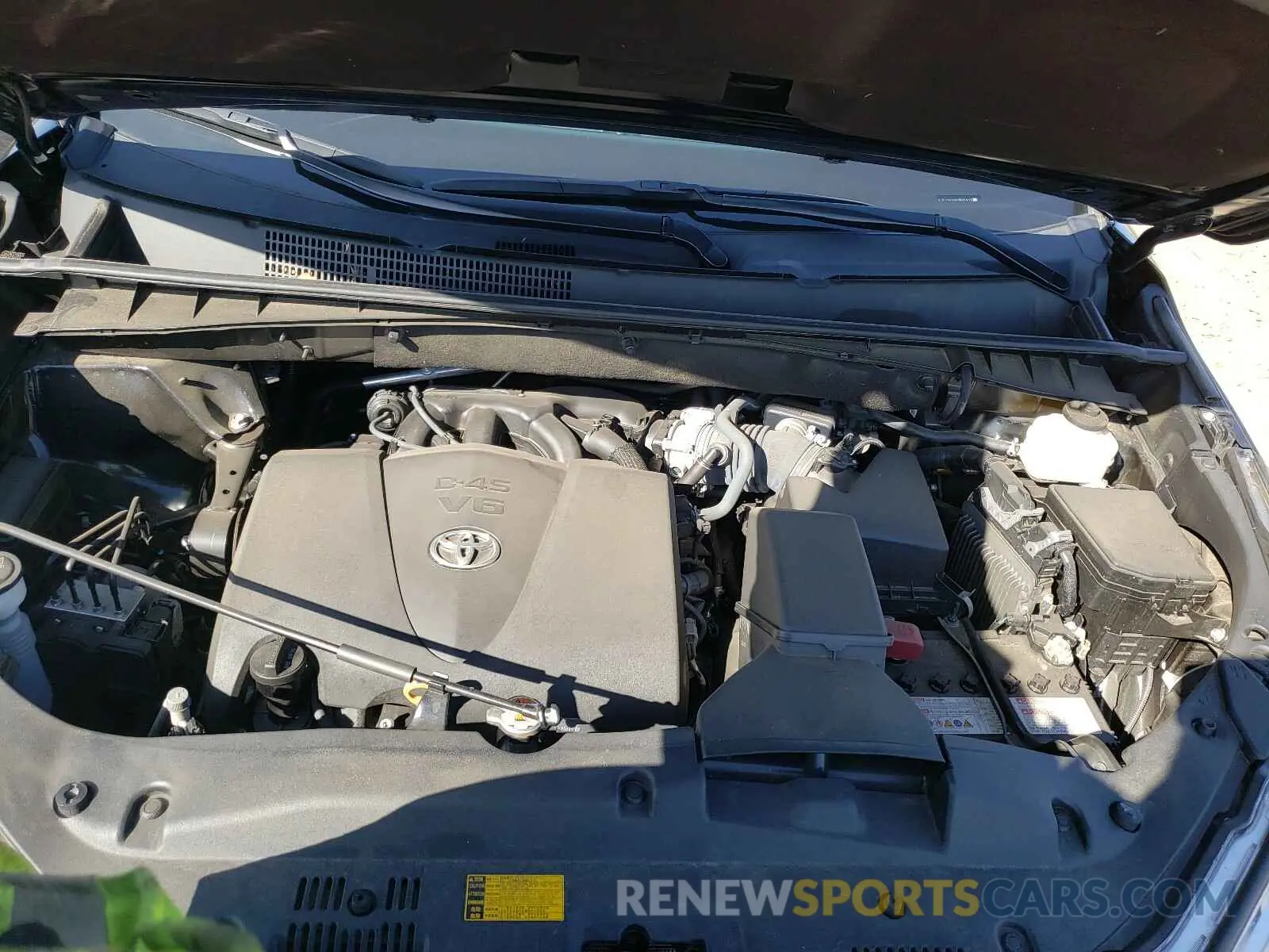 7 Photograph of a damaged car 5TDJZRFHXKS585813 TOYOTA HIGHLANDER 2019