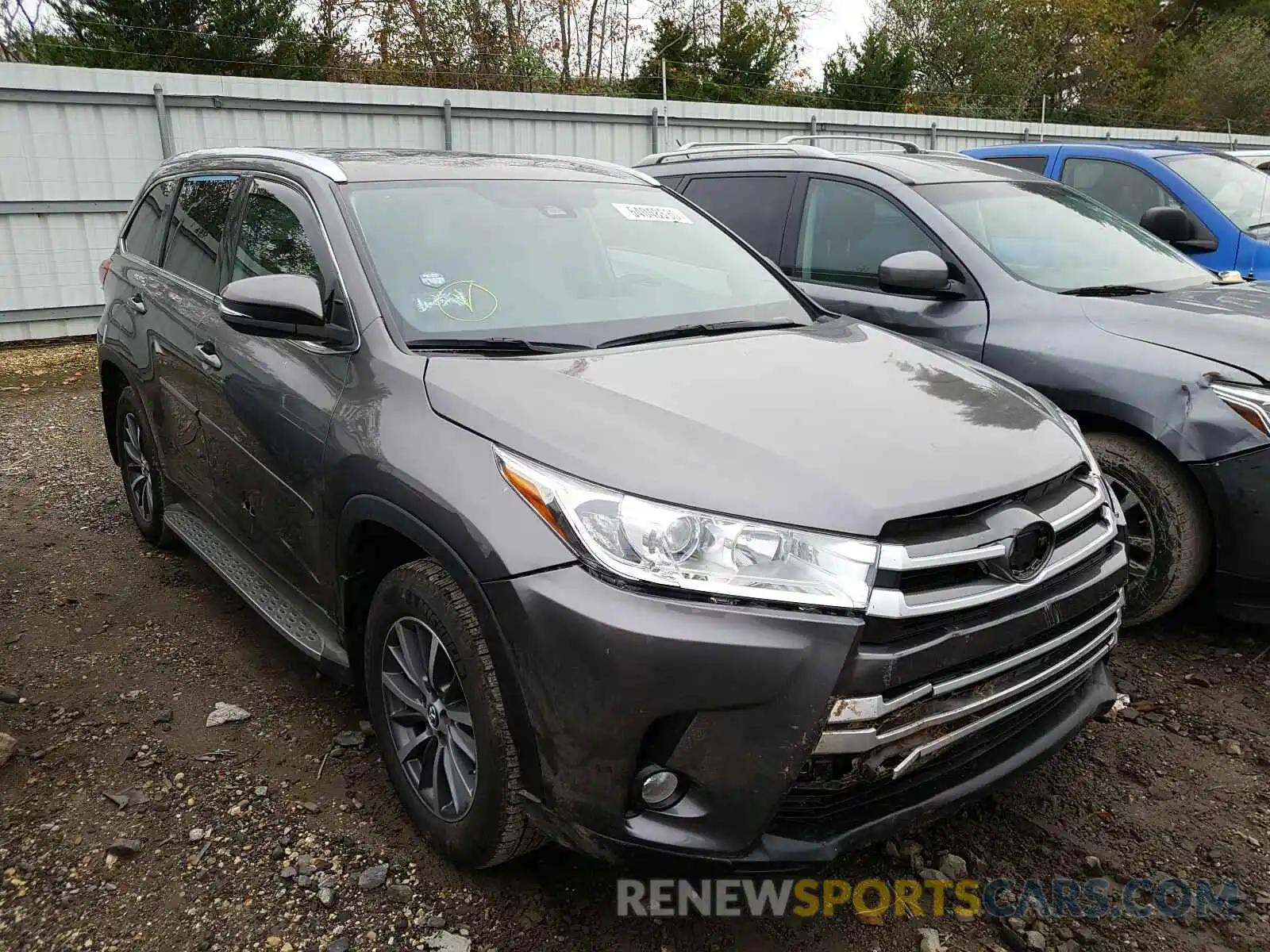 1 Photograph of a damaged car 5TDJZRFHXKS588002 TOYOTA HIGHLANDER 2019