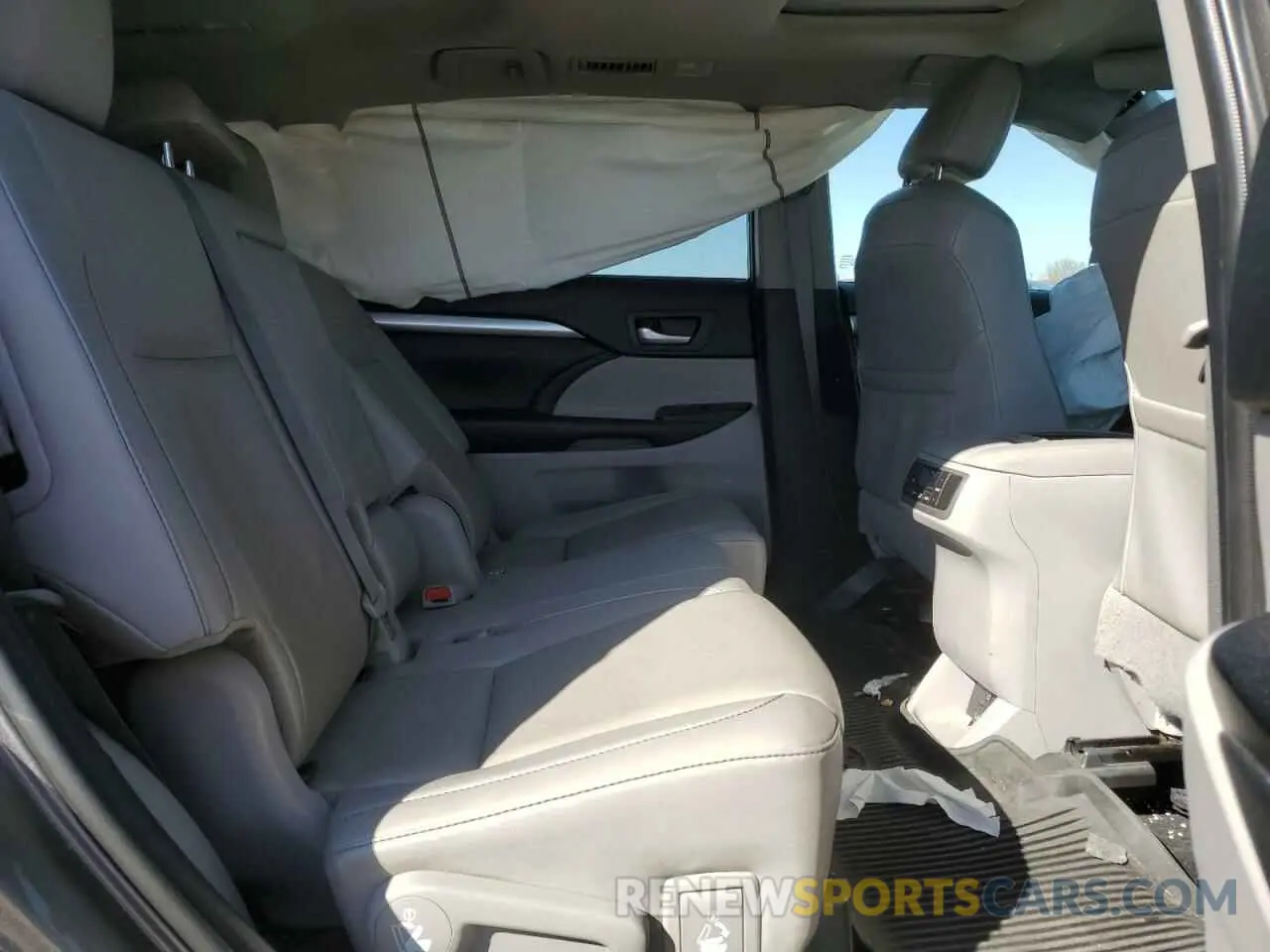 12 Photograph of a damaged car 5TDJZRFHXKS593913 TOYOTA HIGHLANDER 2019