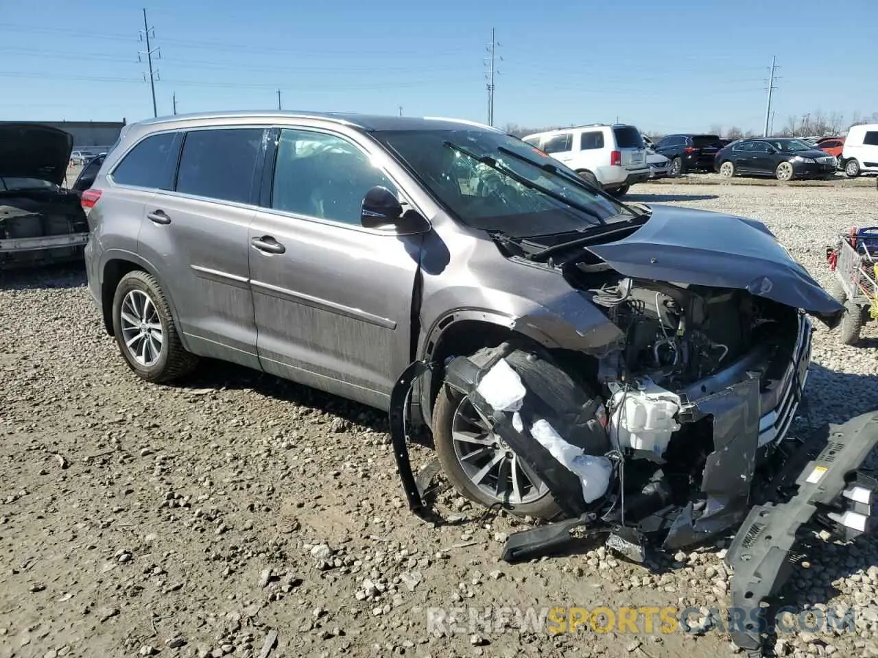 4 Photograph of a damaged car 5TDJZRFHXKS593913 TOYOTA HIGHLANDER 2019