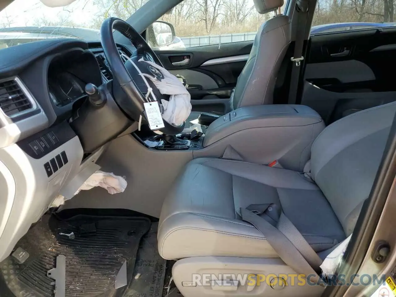 7 Photograph of a damaged car 5TDJZRFHXKS593913 TOYOTA HIGHLANDER 2019