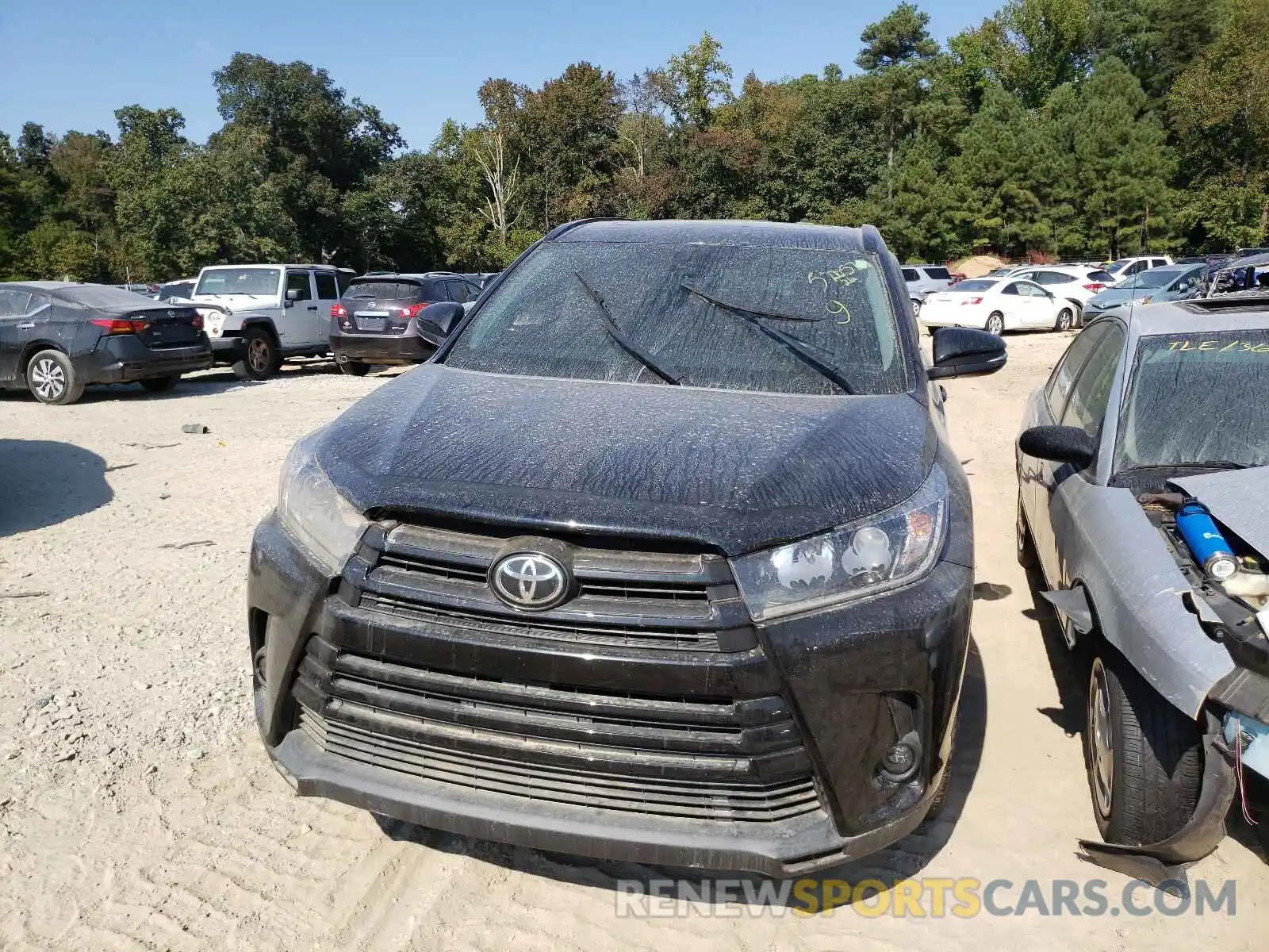 9 Photograph of a damaged car 5TDJZRFHXKS599226 TOYOTA HIGHLANDER 2019