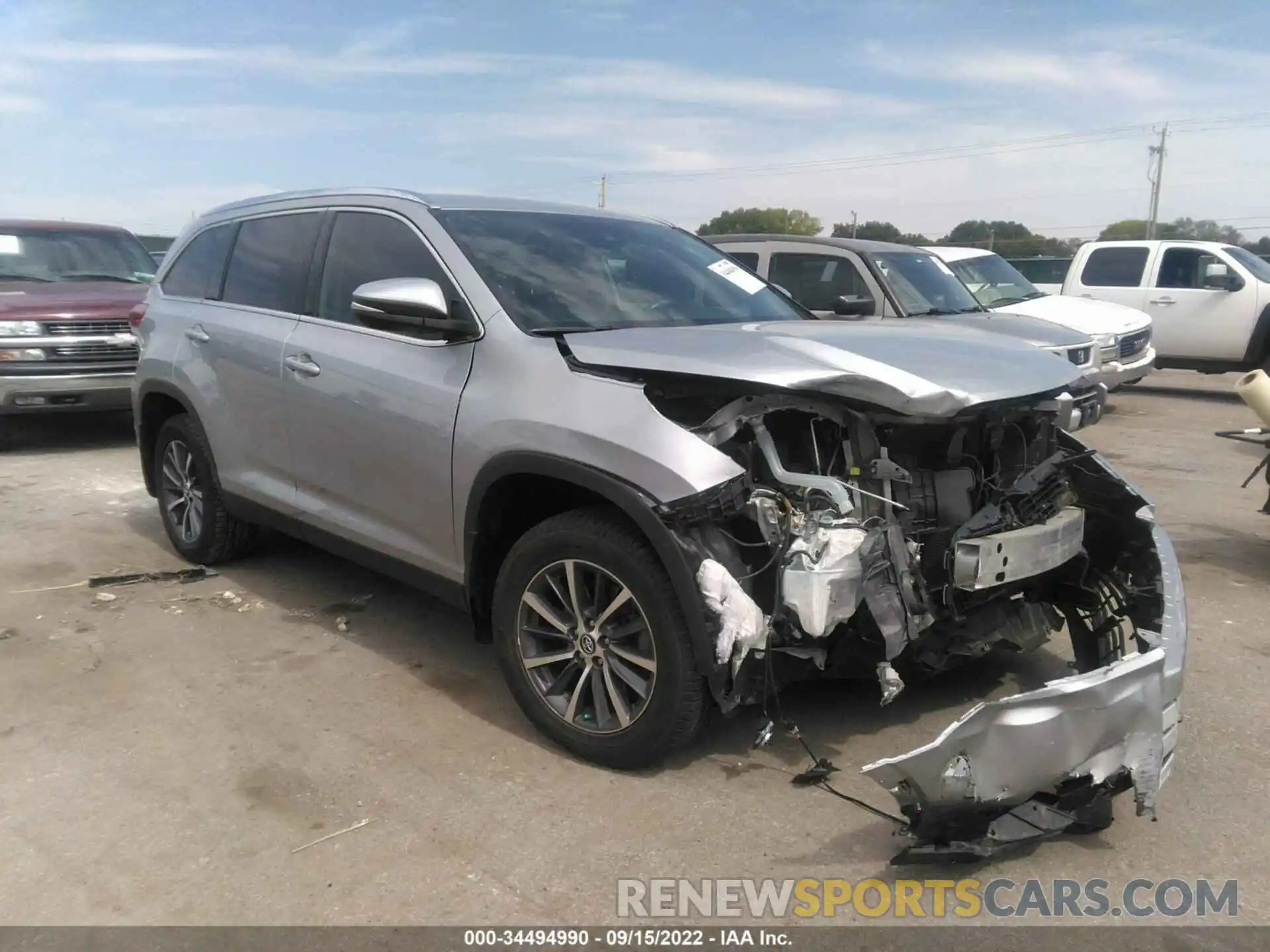 1 Photograph of a damaged car 5TDJZRFHXKS601217 TOYOTA HIGHLANDER 2019