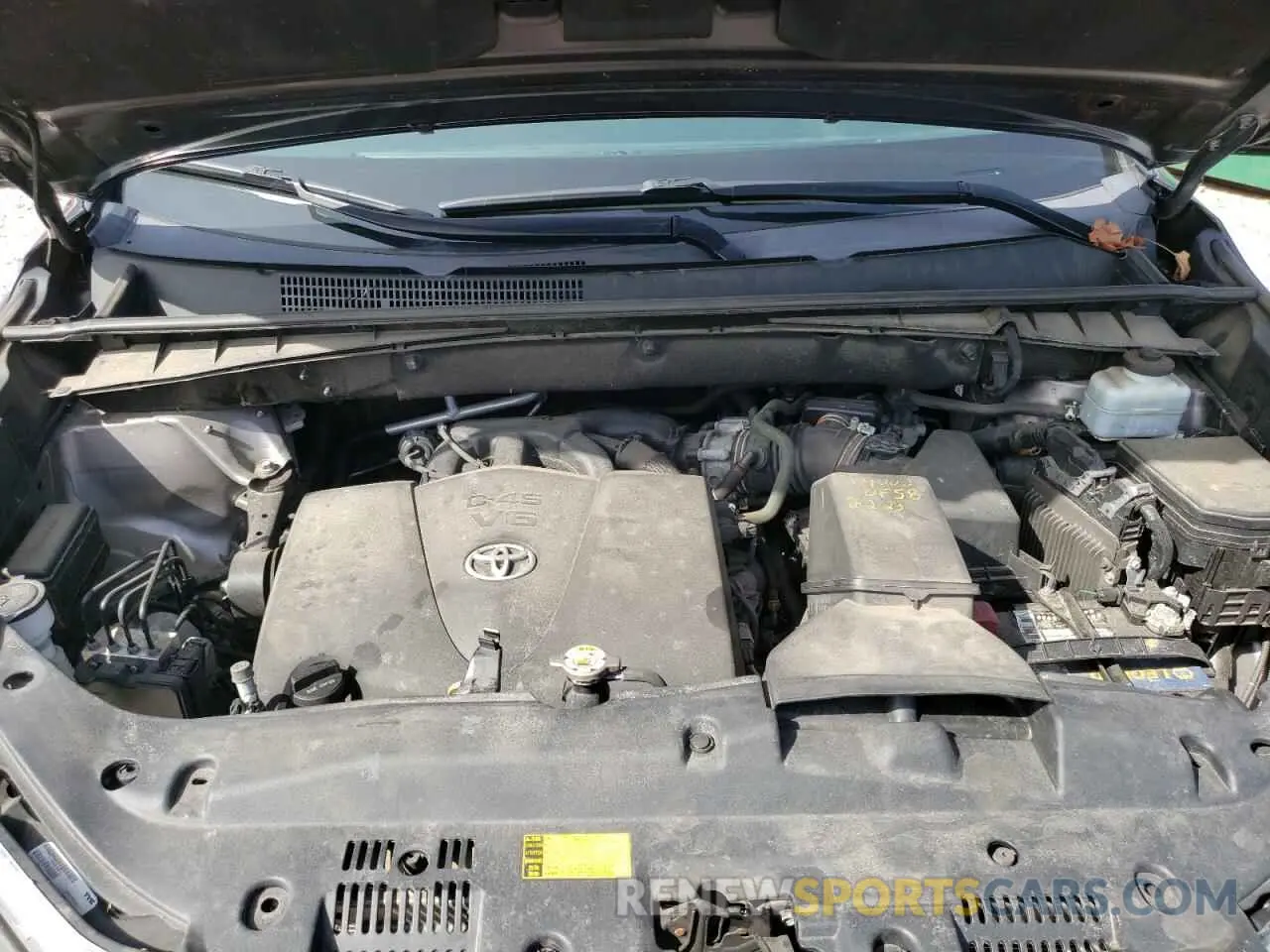 12 Photograph of a damaged car 5TDJZRFHXKS603646 TOYOTA HIGHLANDER 2019