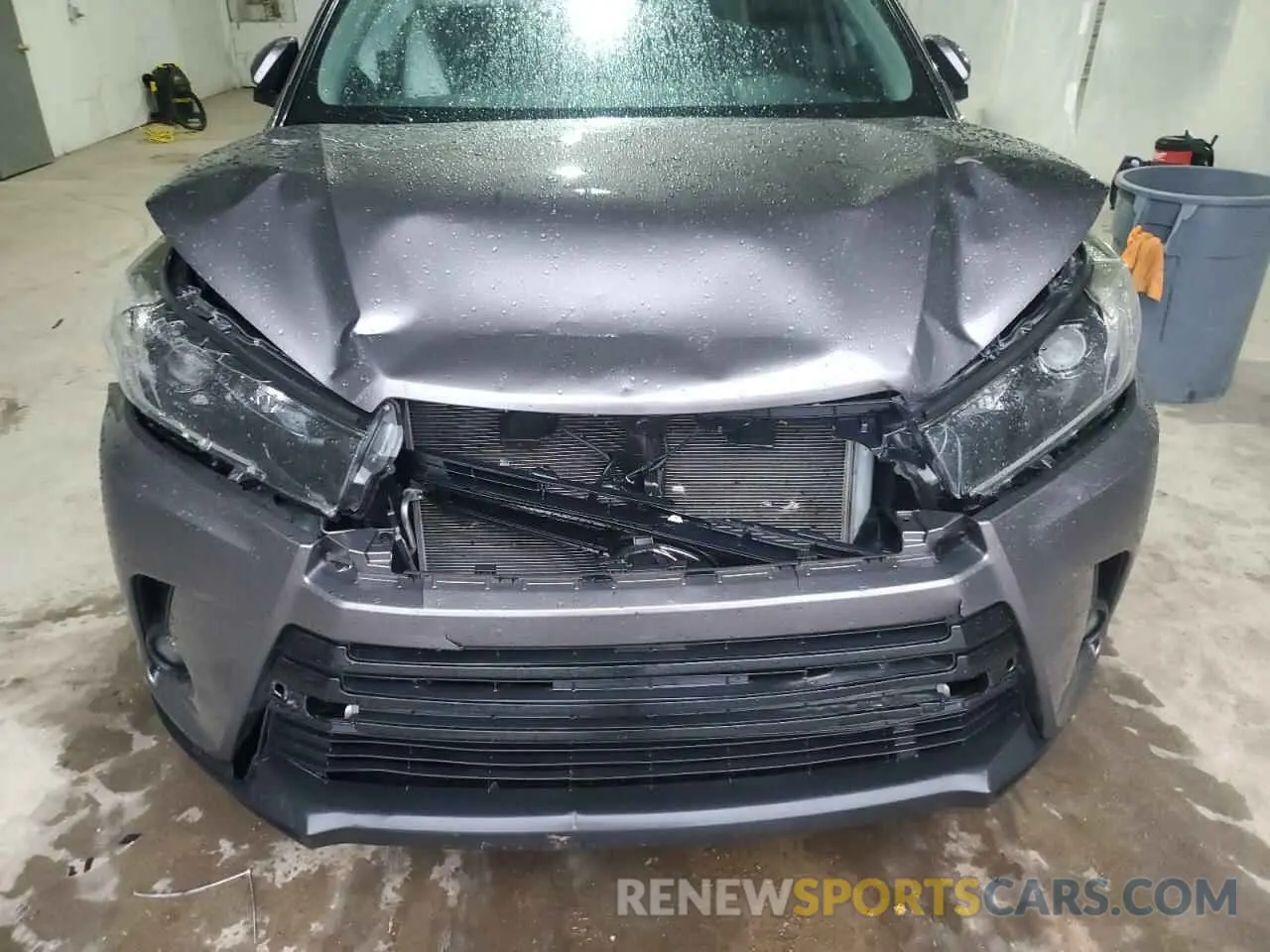 11 Photograph of a damaged car 5TDJZRFHXKS604618 TOYOTA HIGHLANDER 2019