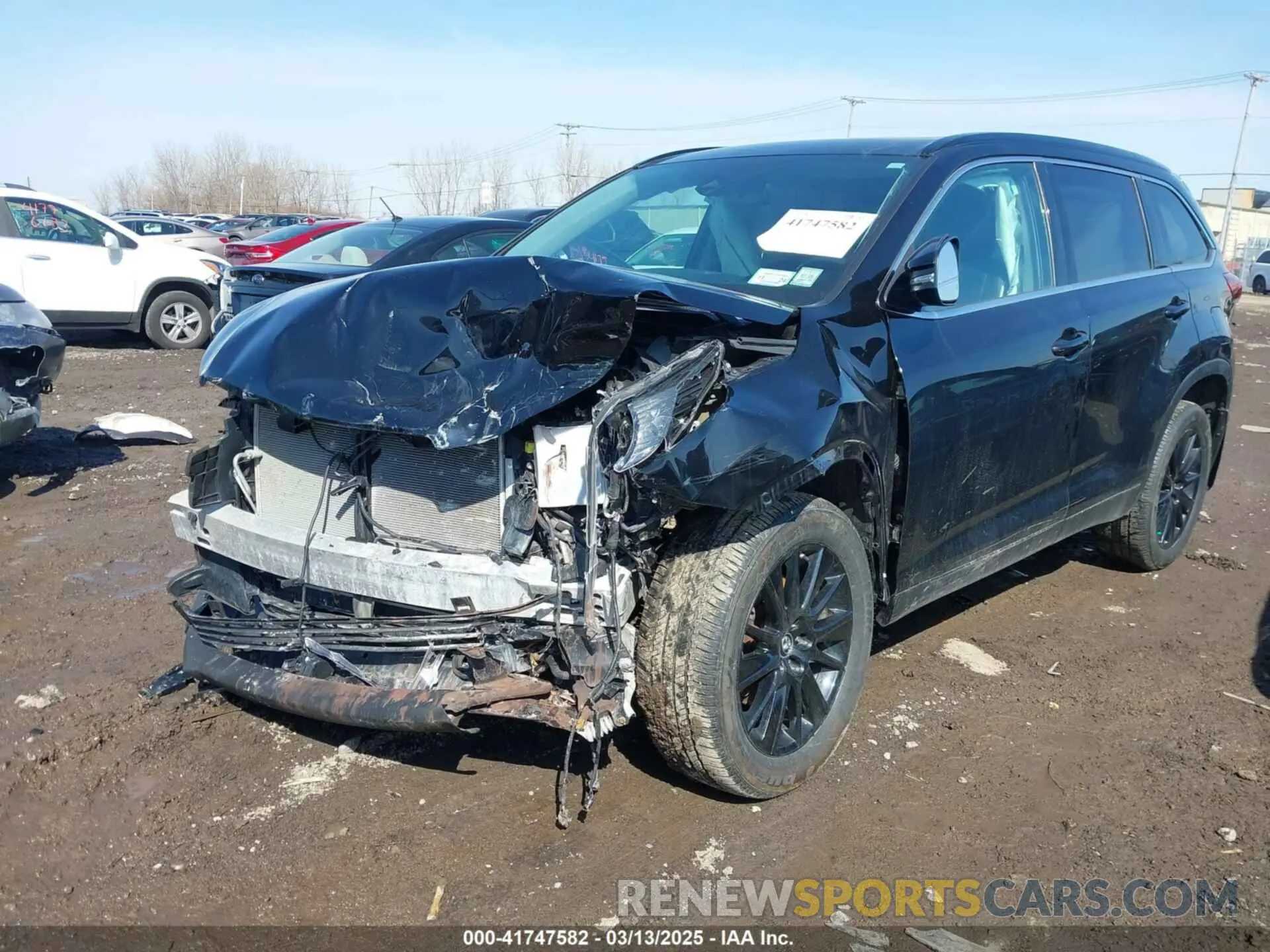 17 Photograph of a damaged car 5TDJZRFHXKS606028 TOYOTA HIGHLANDER 2019