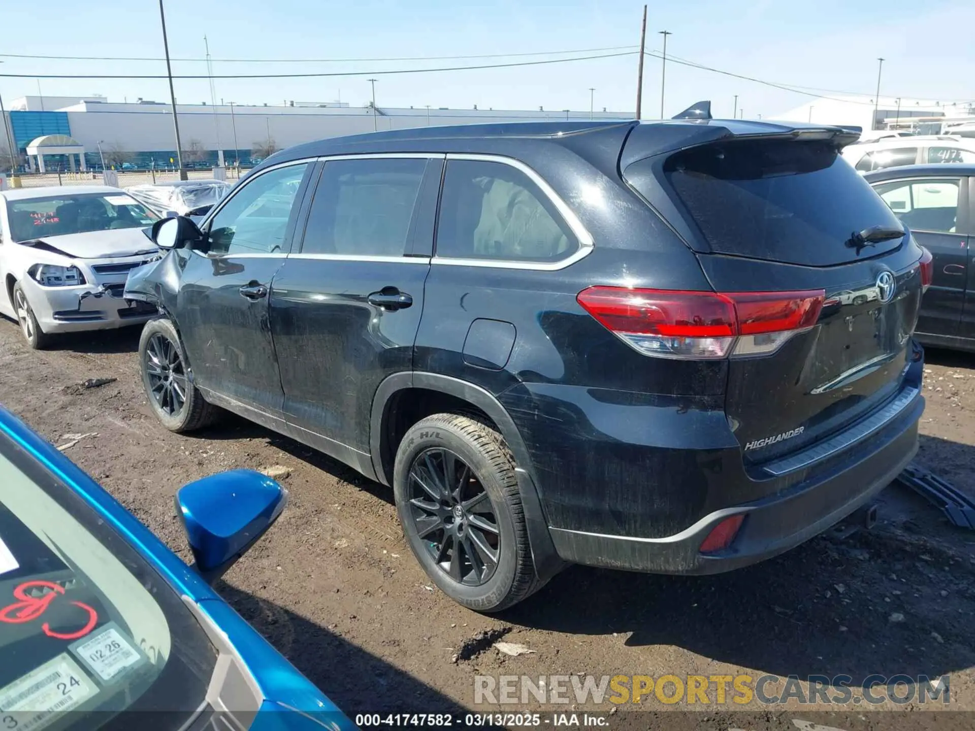 3 Photograph of a damaged car 5TDJZRFHXKS606028 TOYOTA HIGHLANDER 2019