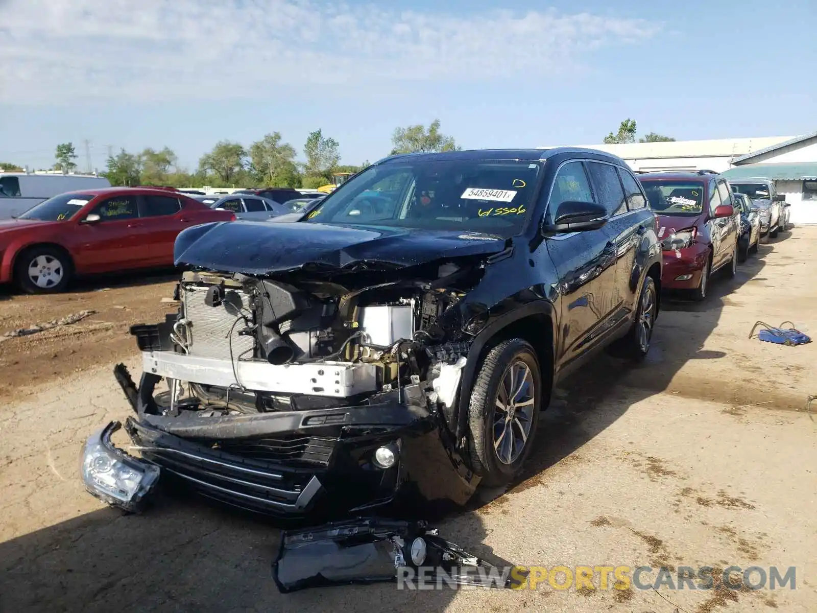 2 Photograph of a damaged car 5TDJZRFHXKS615506 TOYOTA HIGHLANDER 2019