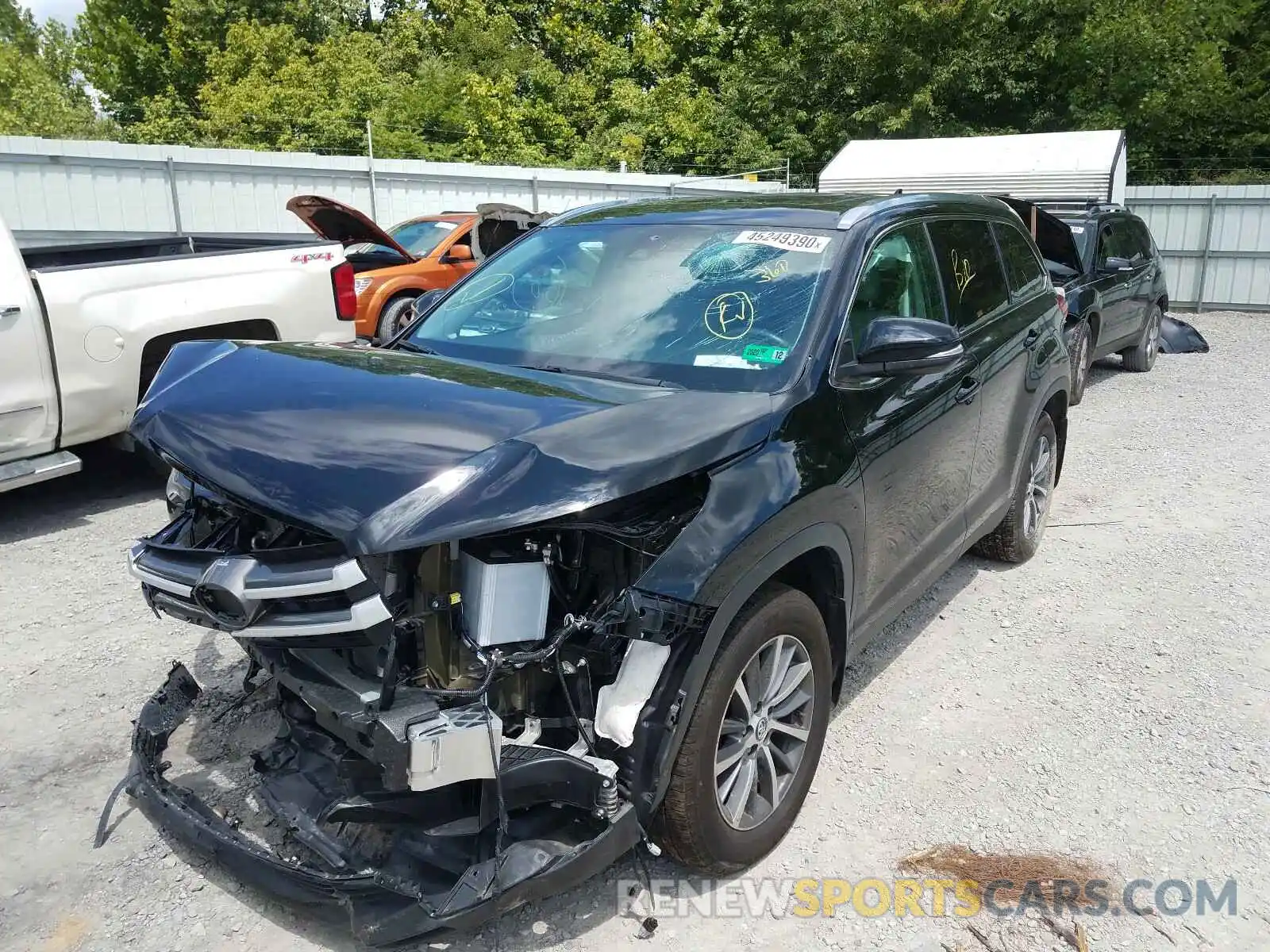 2 Photograph of a damaged car 5TDJZRFHXKS624514 TOYOTA HIGHLANDER 2019