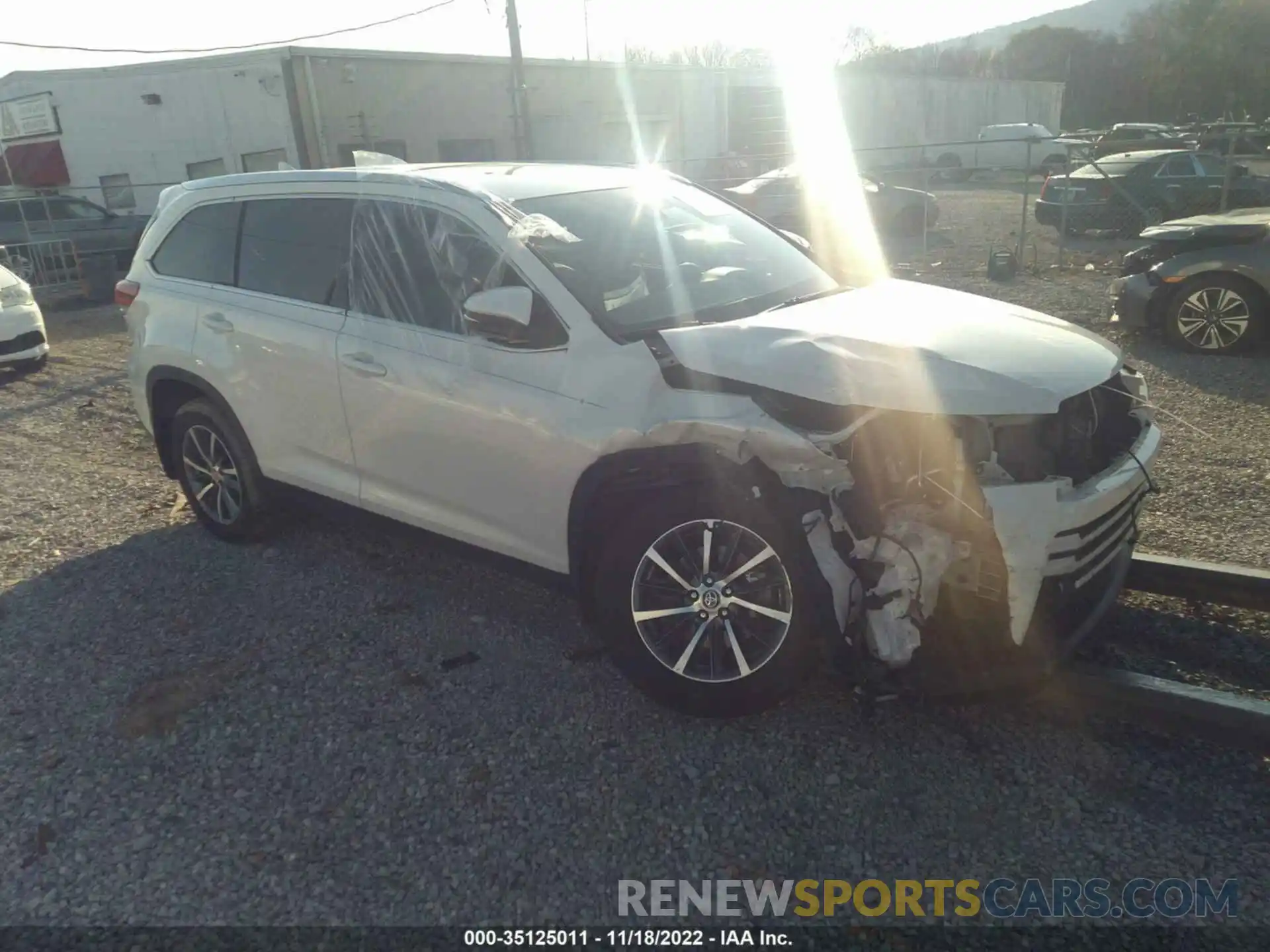 1 Photograph of a damaged car 5TDJZRFHXKS626134 TOYOTA HIGHLANDER 2019