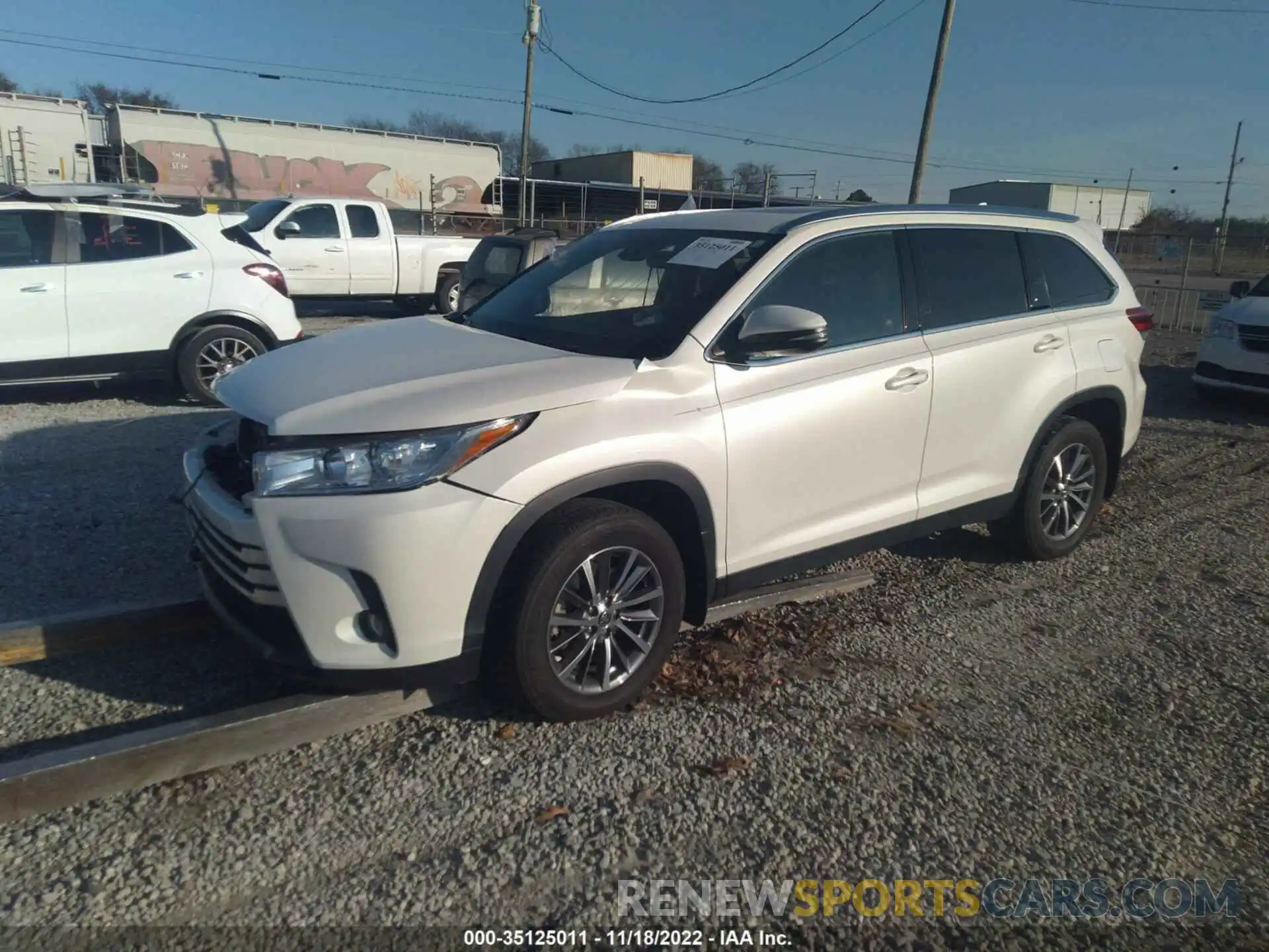 2 Photograph of a damaged car 5TDJZRFHXKS626134 TOYOTA HIGHLANDER 2019