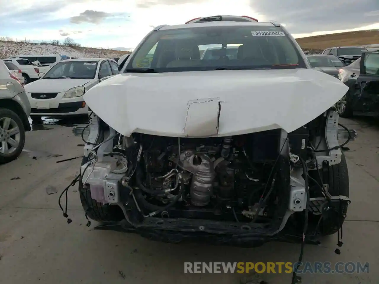 9 Photograph of a damaged car 5TDJZRFHXKS627199 TOYOTA HIGHLANDER 2019