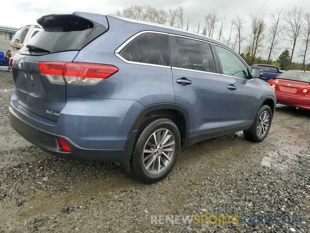 3 Photograph of a damaged car 5TDJZRFHXKS702032 TOYOTA HIGHLANDER 2019