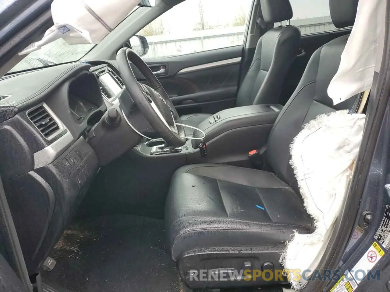 7 Photograph of a damaged car 5TDJZRFHXKS702032 TOYOTA HIGHLANDER 2019