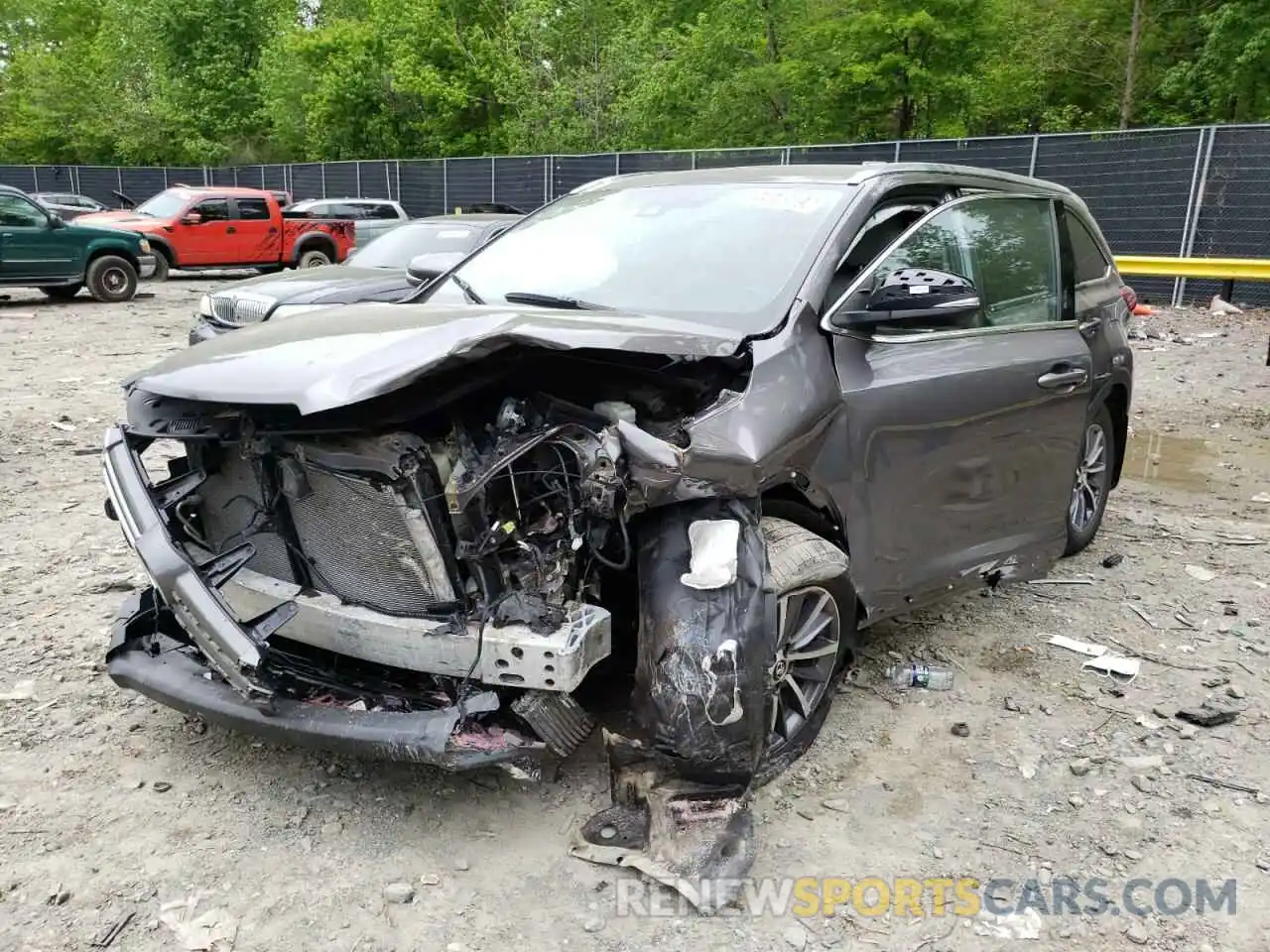 2 Photograph of a damaged car 5TDJZRFHXKS712835 TOYOTA HIGHLANDER 2019