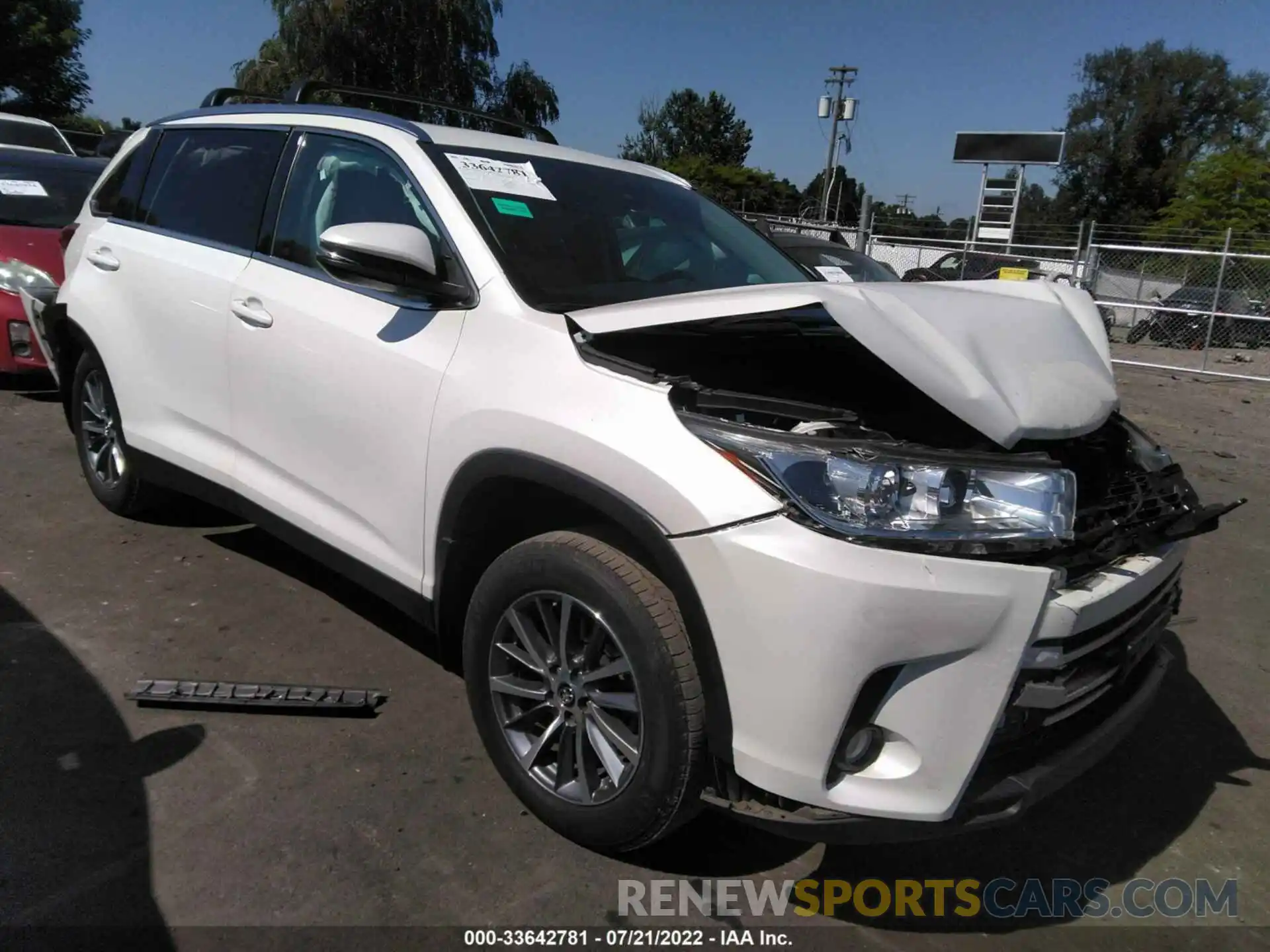 1 Photograph of a damaged car 5TDJZRFHXKS720918 TOYOTA HIGHLANDER 2019