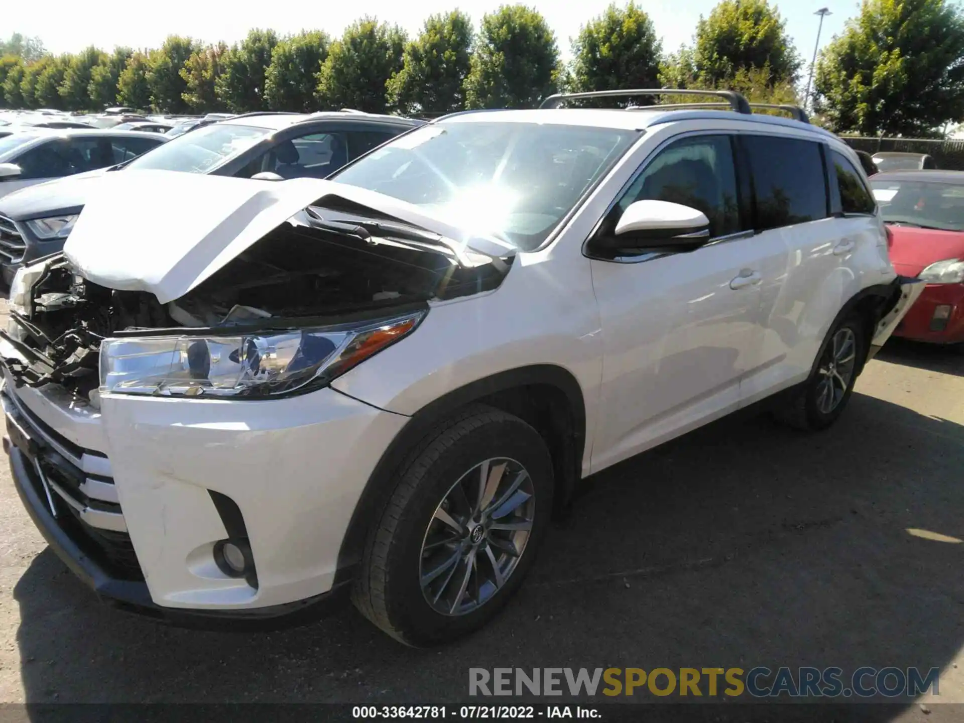 2 Photograph of a damaged car 5TDJZRFHXKS720918 TOYOTA HIGHLANDER 2019