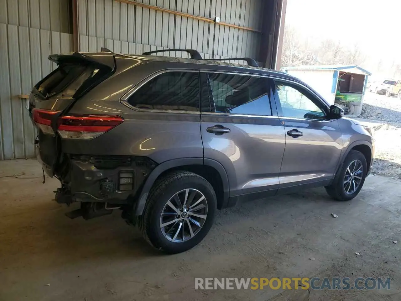 3 Photograph of a damaged car 5TDJZRFHXKS729215 TOYOTA HIGHLANDER 2019