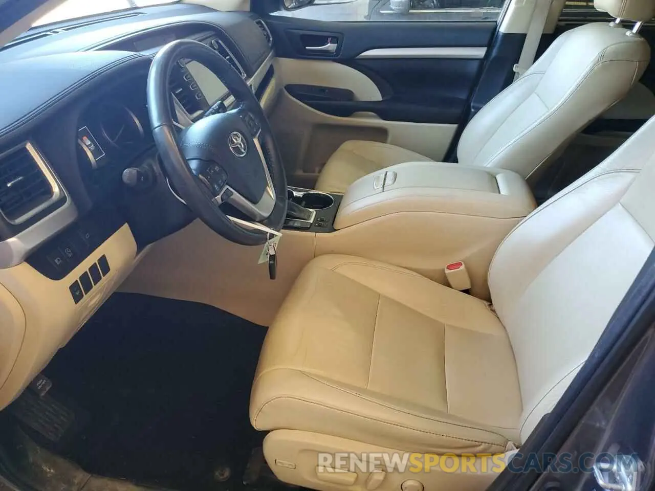 7 Photograph of a damaged car 5TDJZRFHXKS729215 TOYOTA HIGHLANDER 2019