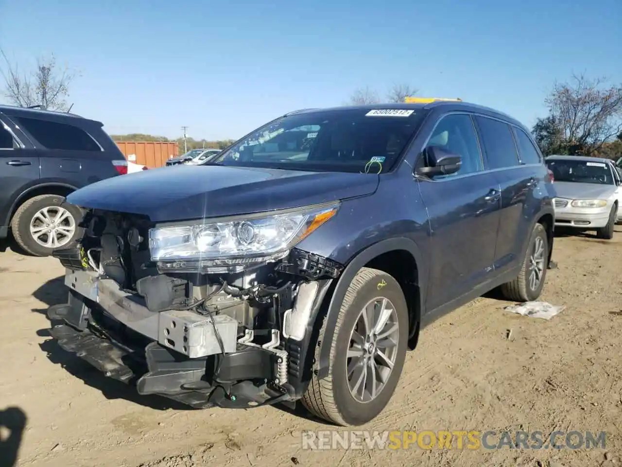 2 Photograph of a damaged car 5TDJZRFHXKS921007 TOYOTA HIGHLANDER 2019