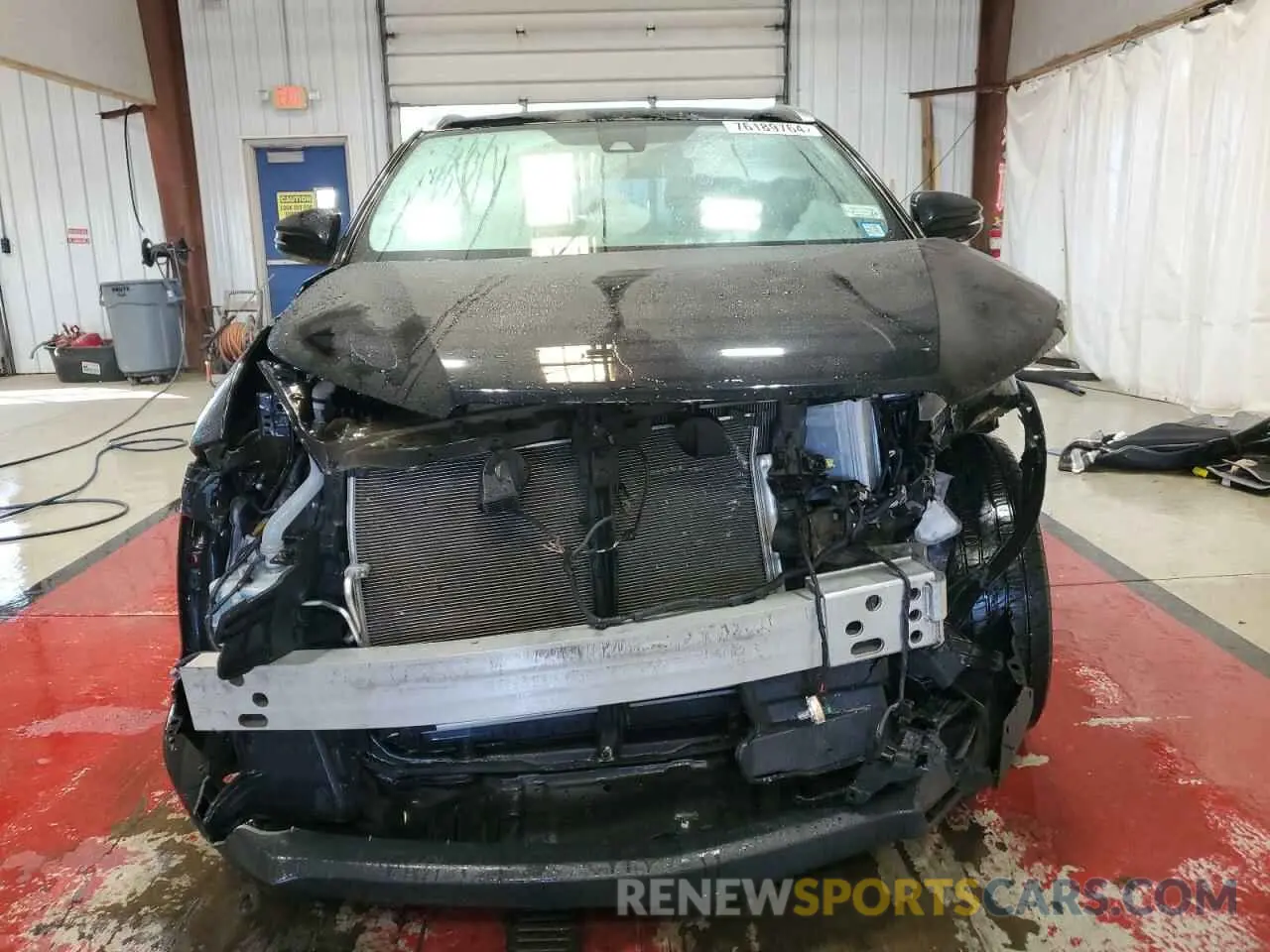 5 Photograph of a damaged car 5TDJZRFHXKS933268 TOYOTA HIGHLANDER 2019