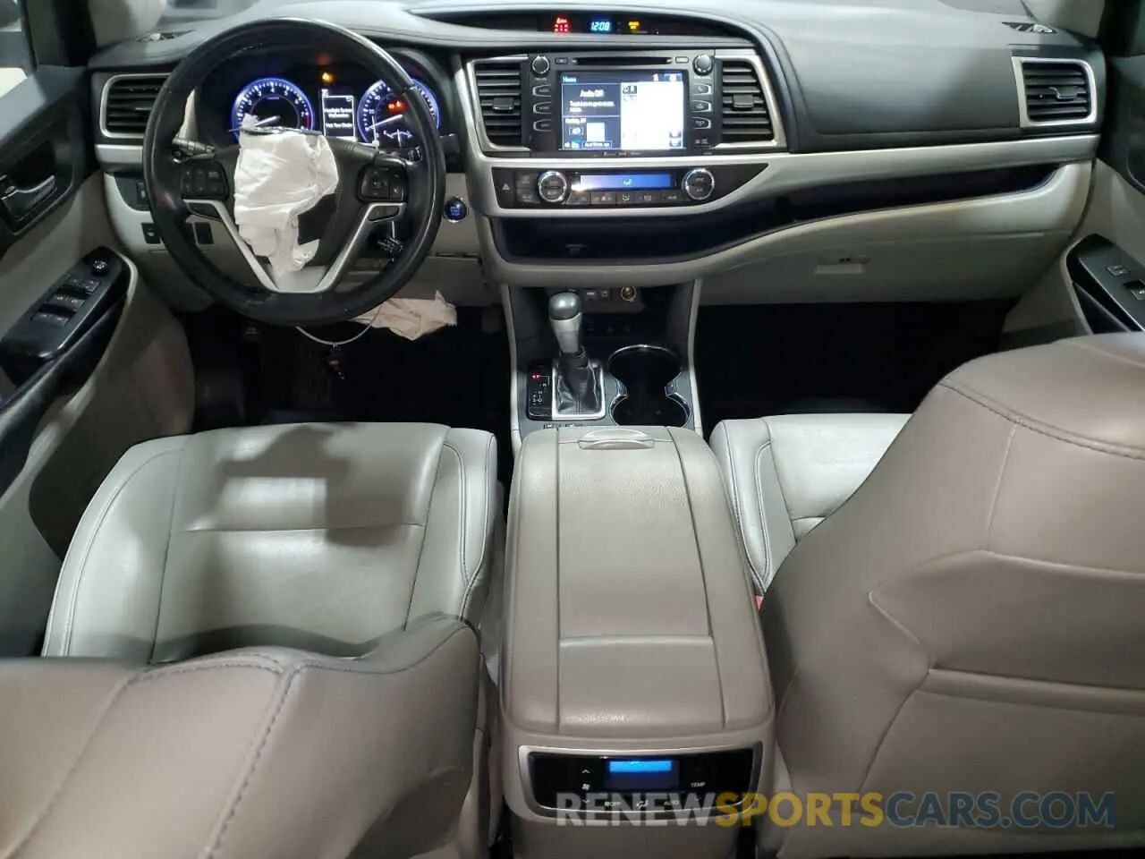 8 Photograph of a damaged car 5TDJZRFHXKS933268 TOYOTA HIGHLANDER 2019