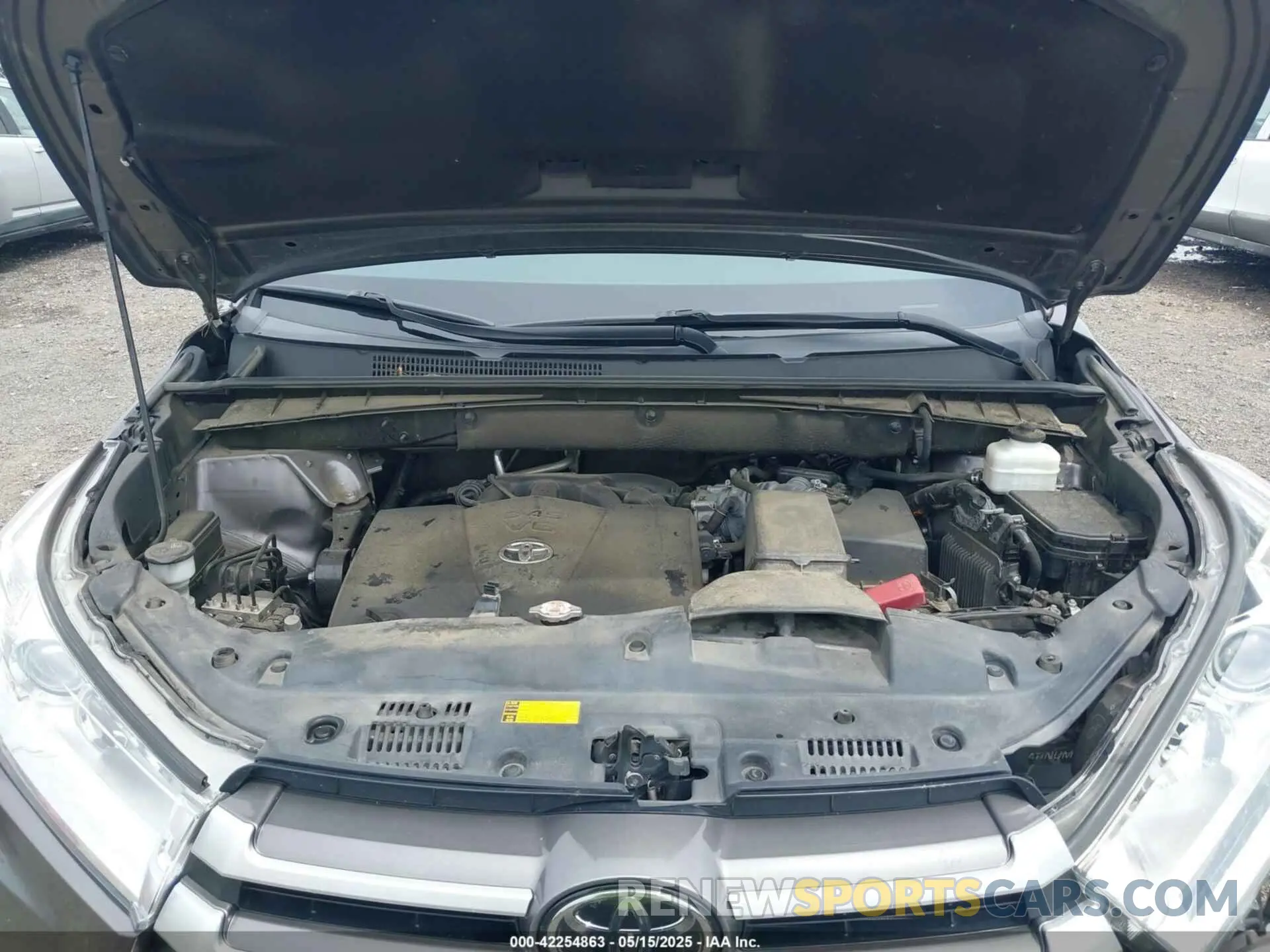 10 Photograph of a damaged car 5TDJZRFHXKS954007 TOYOTA HIGHLANDER 2019