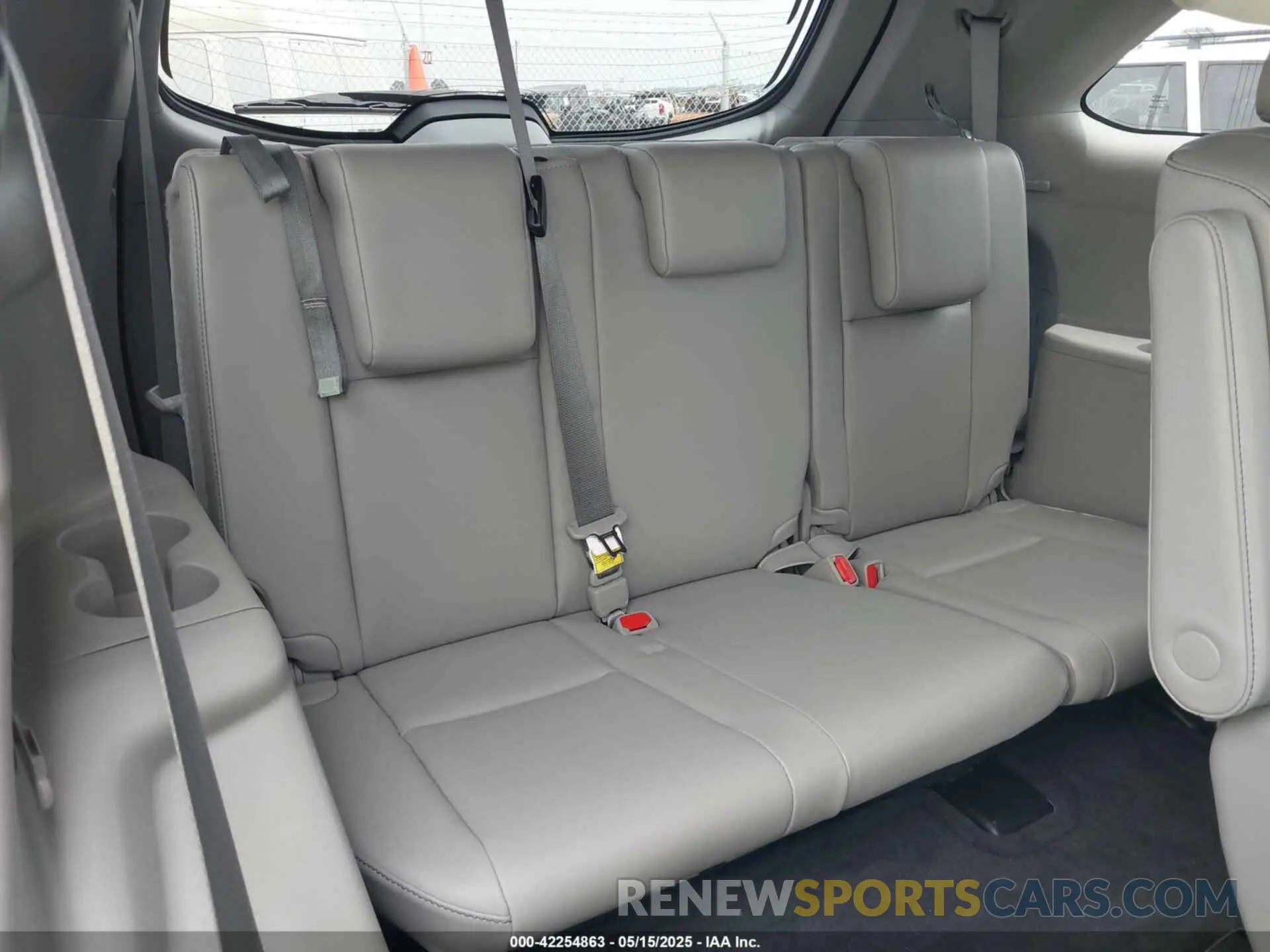 19 Photograph of a damaged car 5TDJZRFHXKS954007 TOYOTA HIGHLANDER 2019