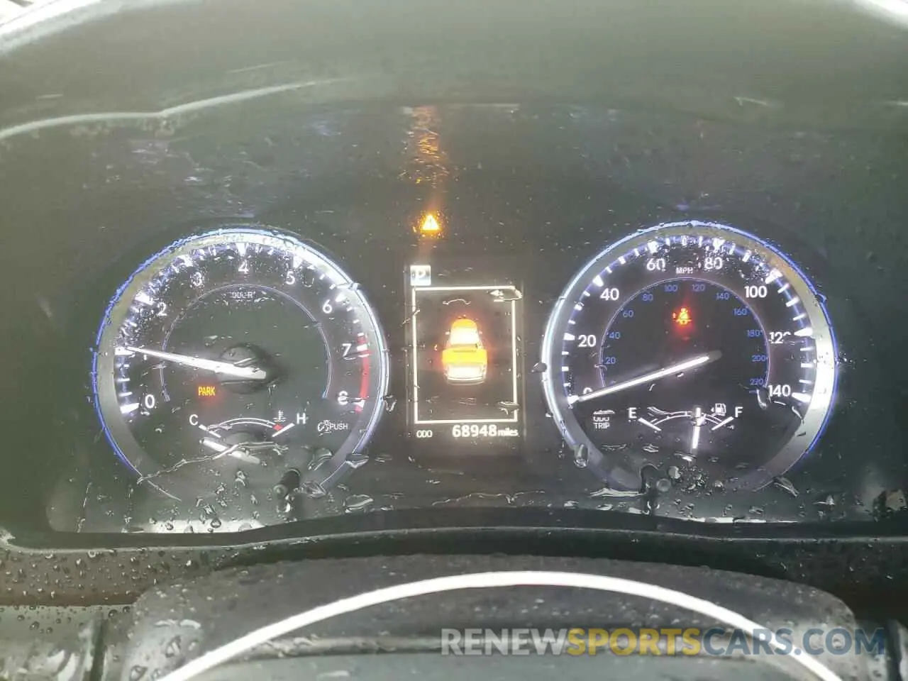 9 Photograph of a damaged car 5TDJZRFHXKS955884 TOYOTA HIGHLANDER 2019